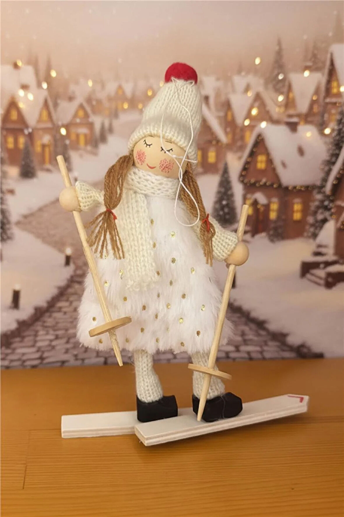 Yılbaşı Ağaç Süsü – Kayaklı Noel Figürü