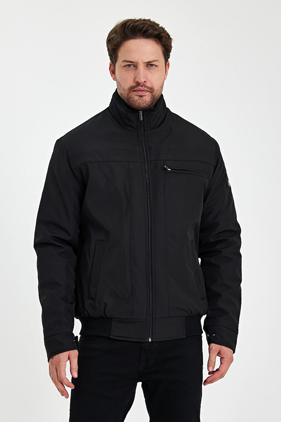 Siyah İçi Kalın Kürklü Hakim Yakalı Rüzgar Ve Su Geçirmez Mont&Kaban