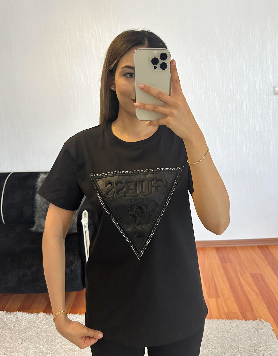 Marka Muadil  Üçgen Taşlı T-Shirt Siyah