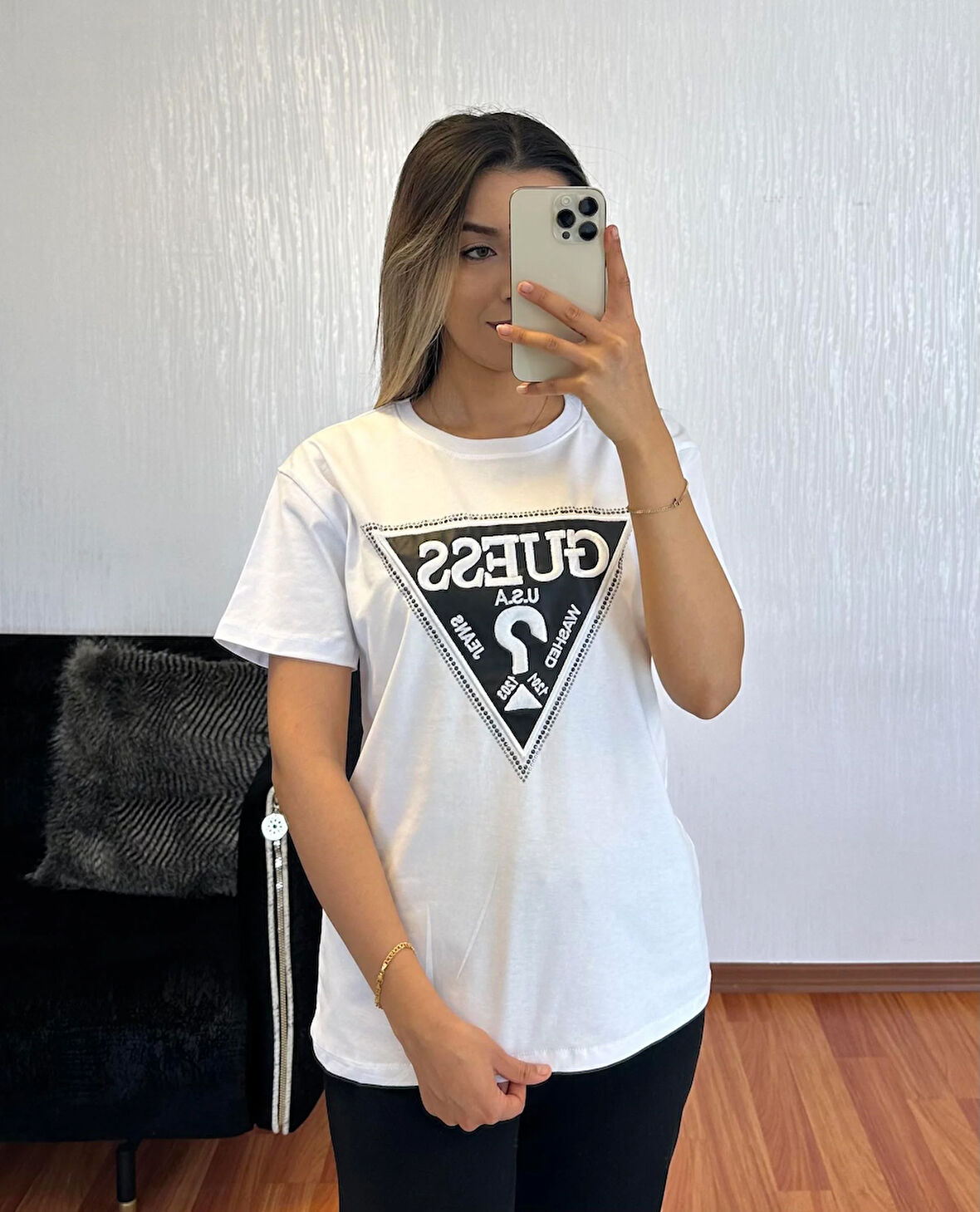 Marka Muadil  Üçgen Taşlı T-Shirt Beyaz