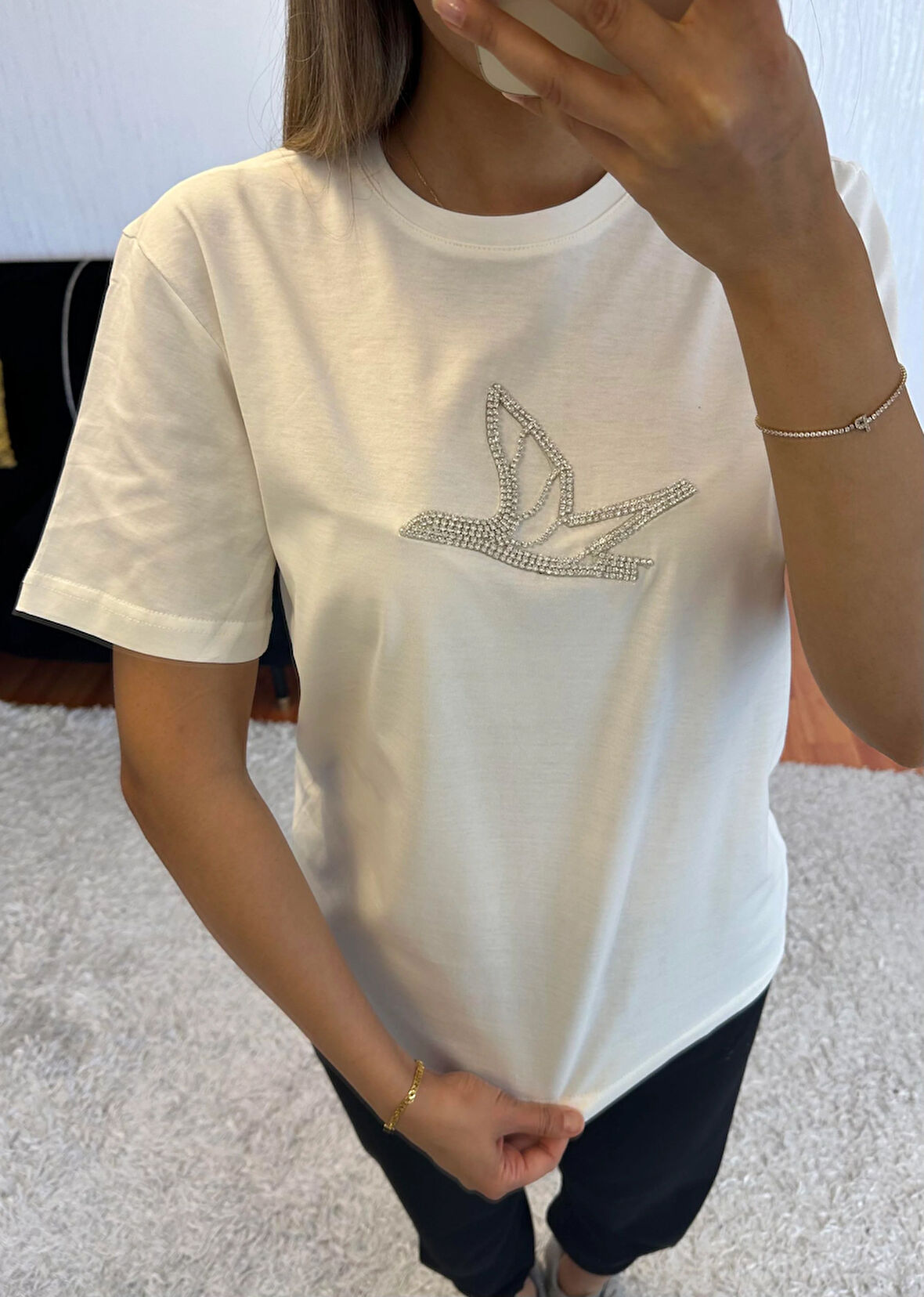 Marka Muadil Kuş Taşlı T-Shirt Kırık Beyaz