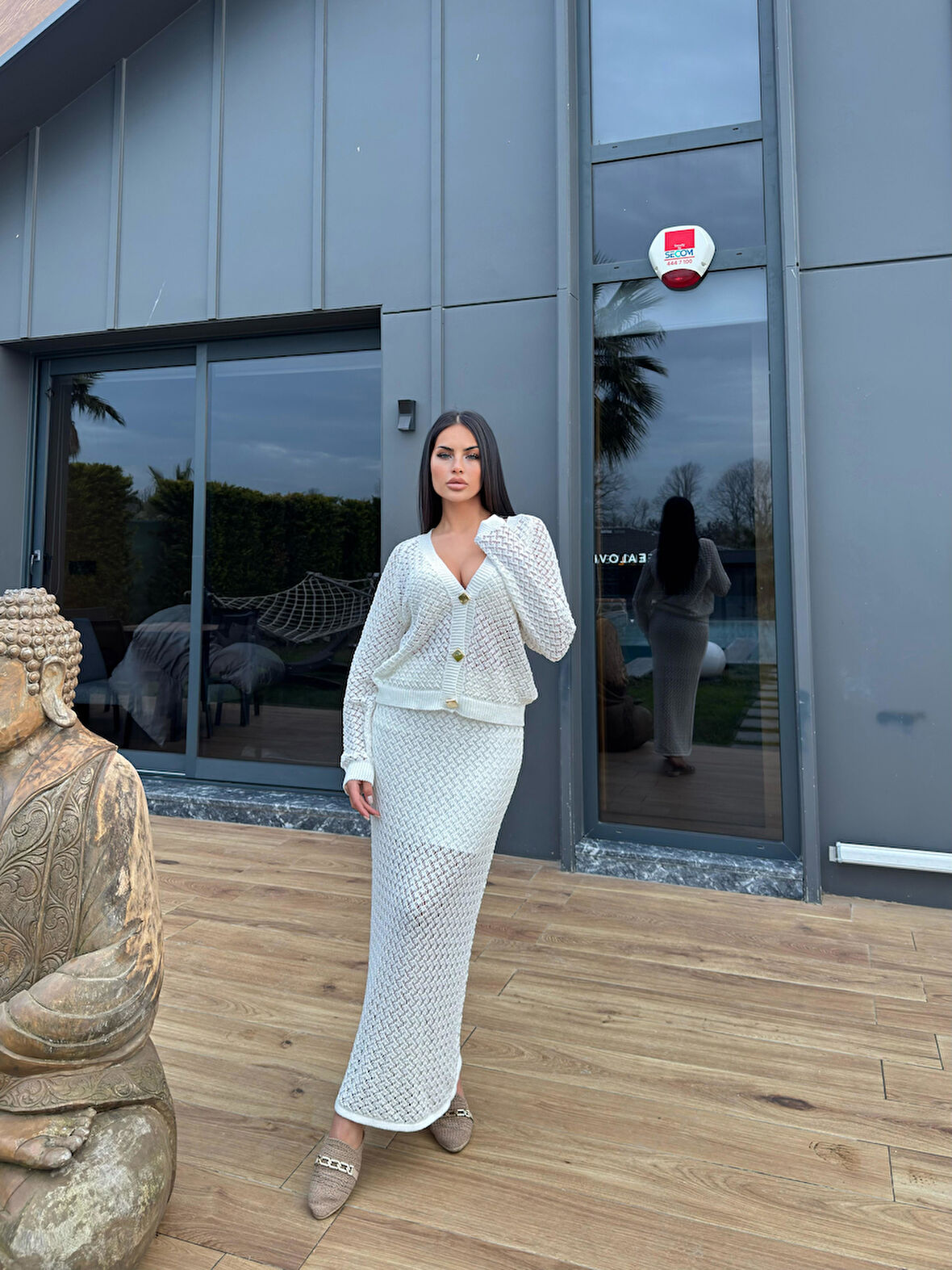 KADIN EKRU ÜÇ DÜĞMELİ HIRKA VE  ETEK AJURLU TRİKO ALT ÜST TAKIM