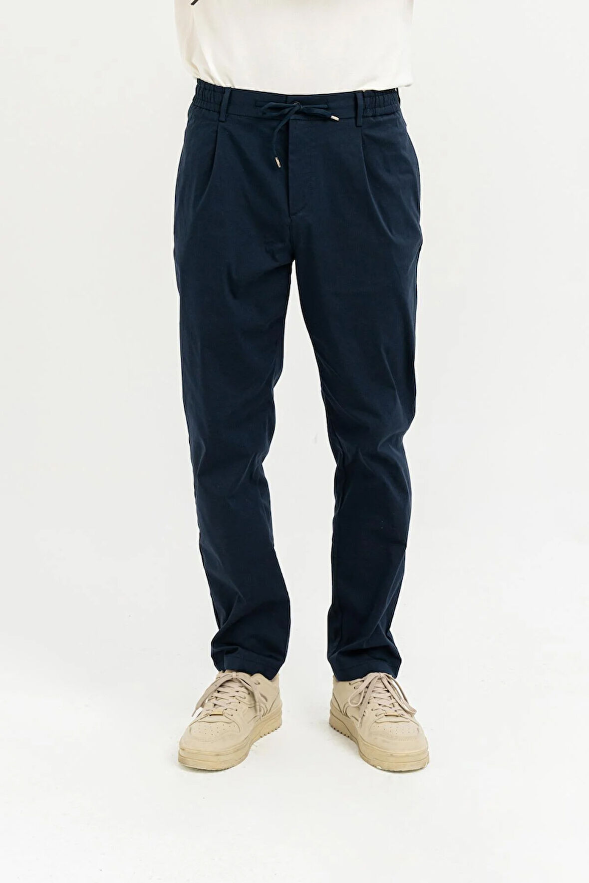 Beli Lastikli Arkası Tek Cep Fermuarlı Slim Fit Erkek Pantolon