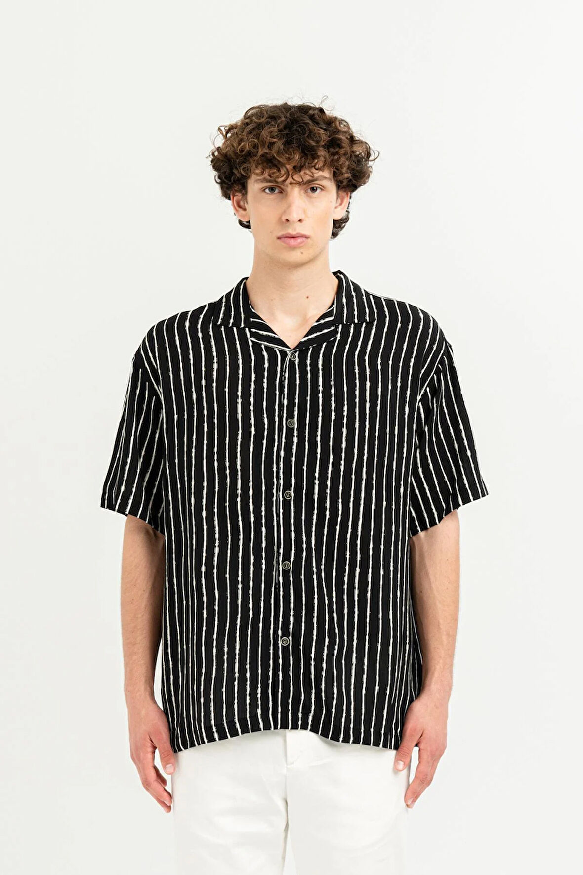 Apaj Yaka %100 Viscon Kısa Kol Çizgili Erkek Gömlek