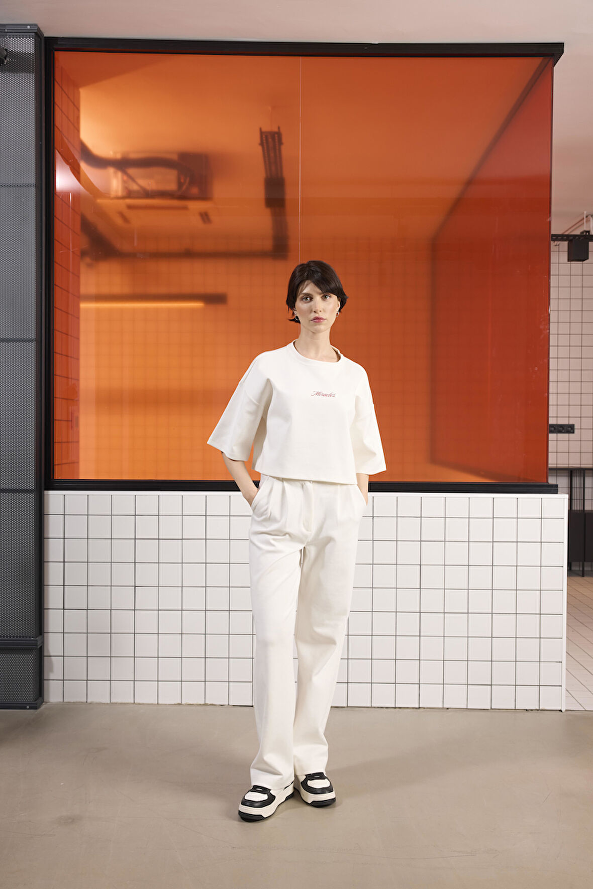 Arka Baskı Detaylı Kadın Crop T-shirt