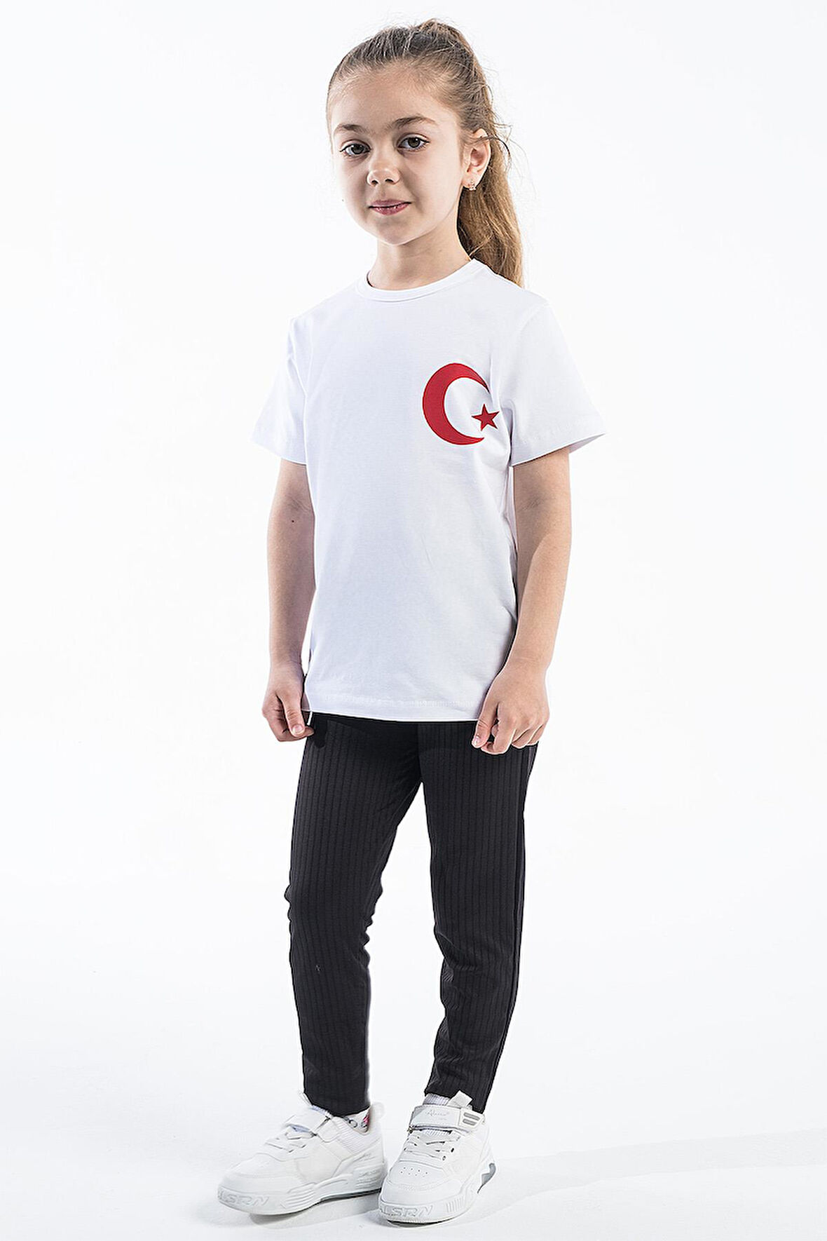 Kız Çocuk Türk Bayrak Göğüs Arma Baskılı Beyaz Tshirt