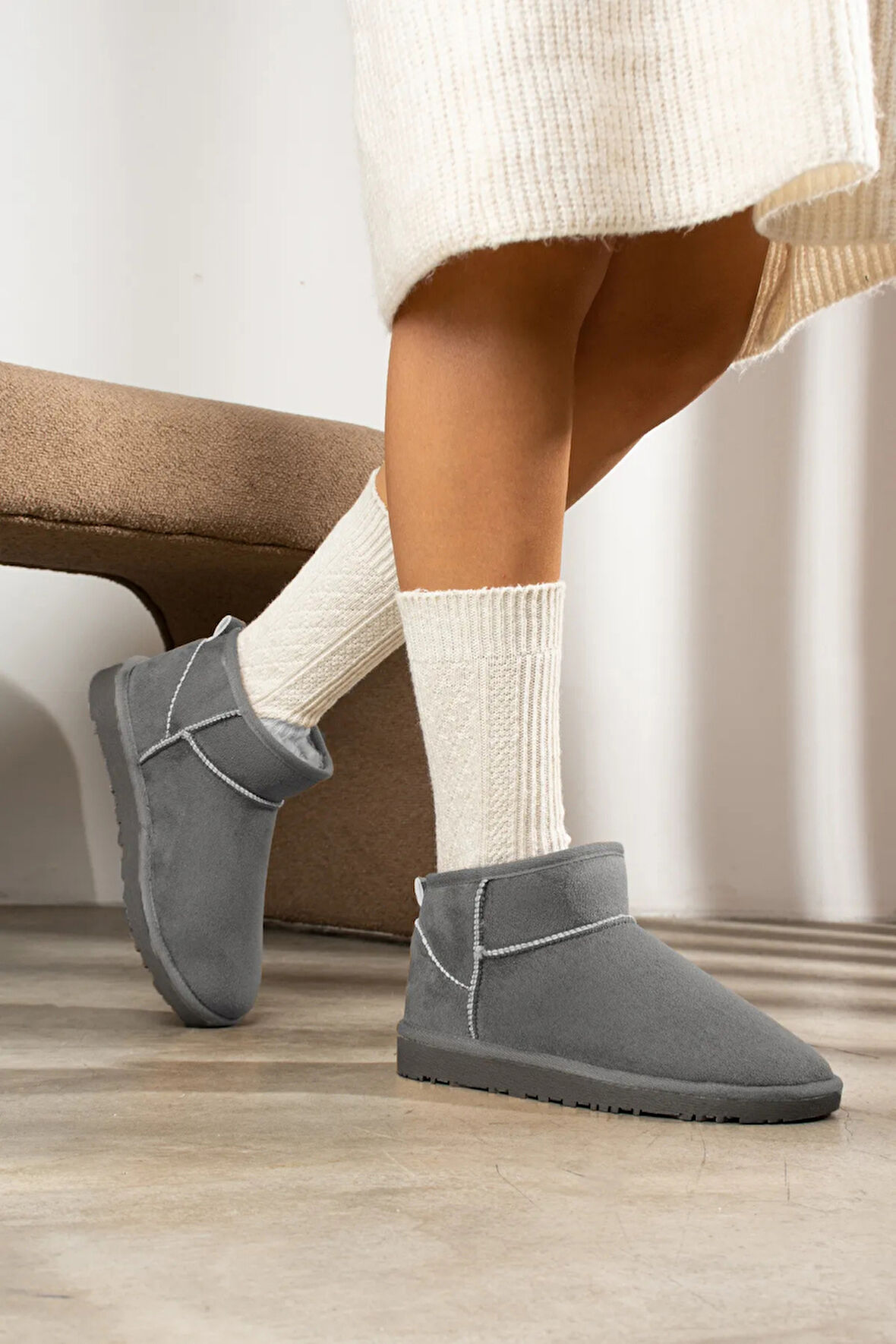 Yeni Sezon Mini Taba Süet Yarım Bot Içi Tüylü Düz Taban Kadın Ayakkabı