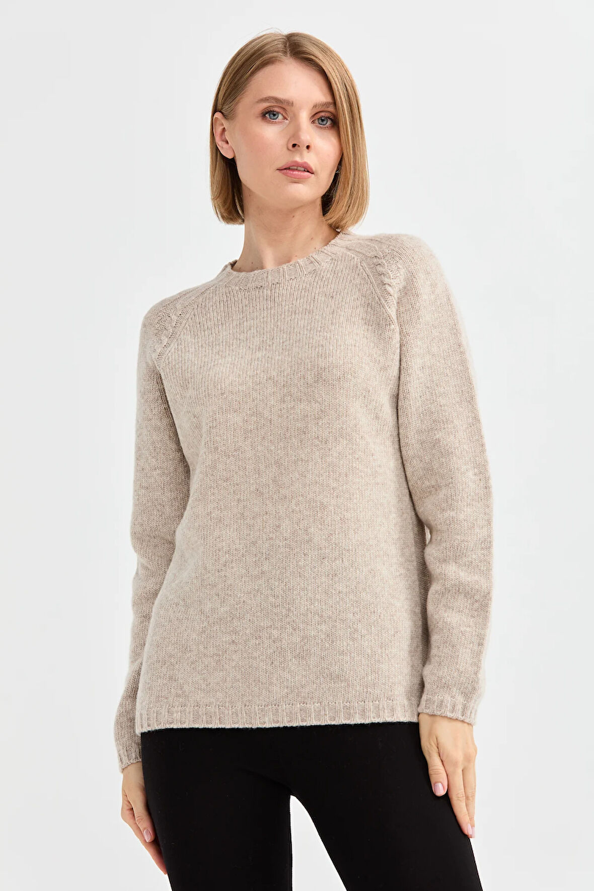 Kadın Sıfır Yaka Omzu Saç Örgülü Yün Kazak V.Bej