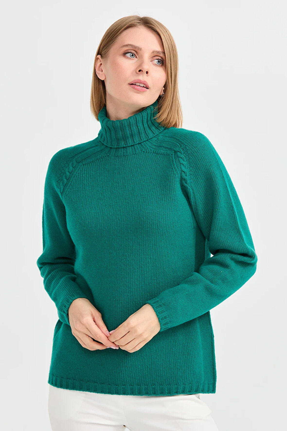 Kadın Tam Balıkçı Yaka Omuzu Saç Örgülü Yün Kazak A.Ö.Başı