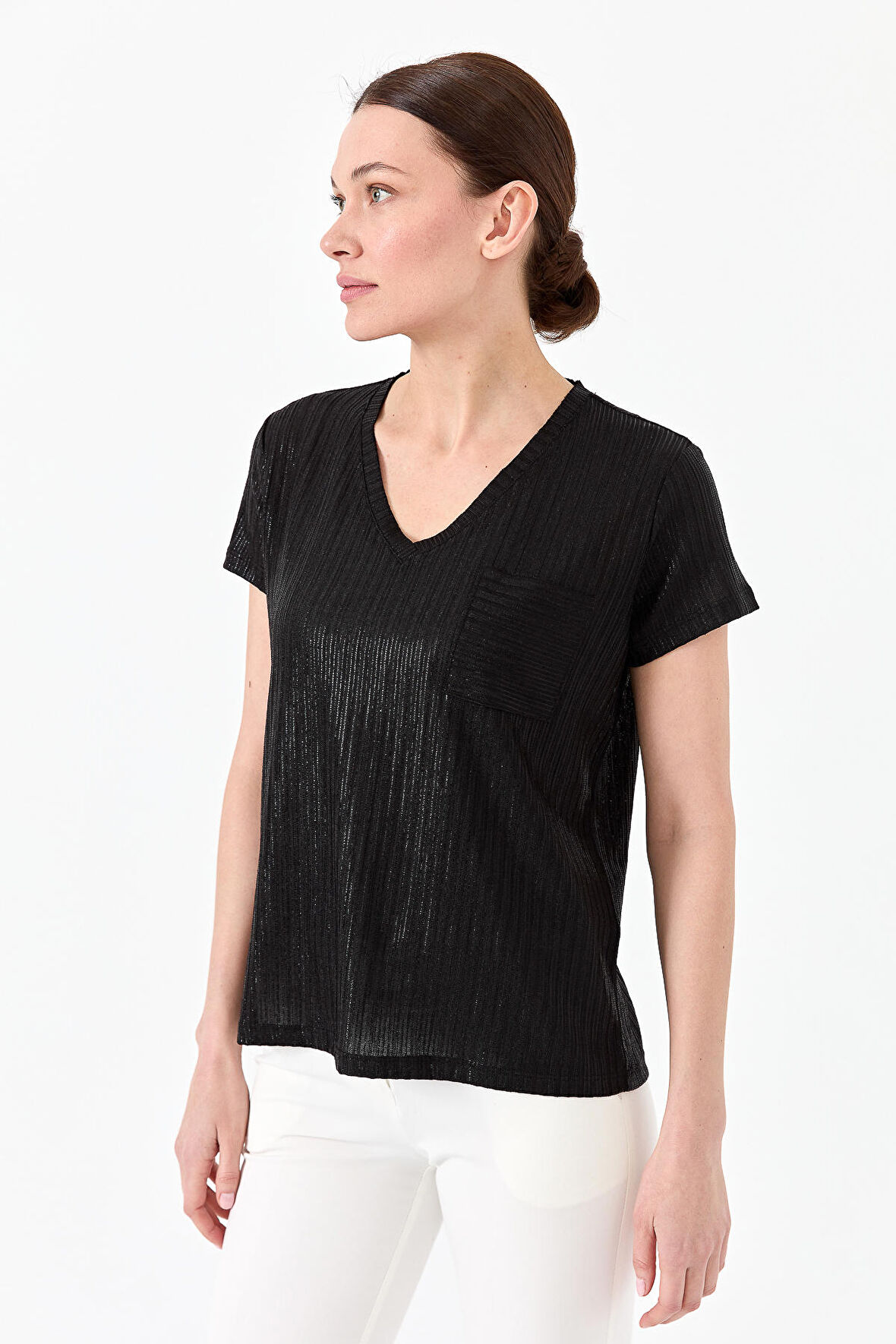 Kadın V Yaka Cepli Penye T-shirt Siyah
