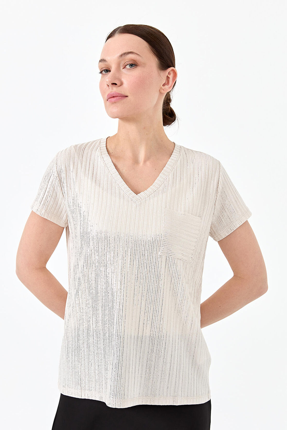 Kadın V Yaka Cepli Penye T-shirt Ekru
