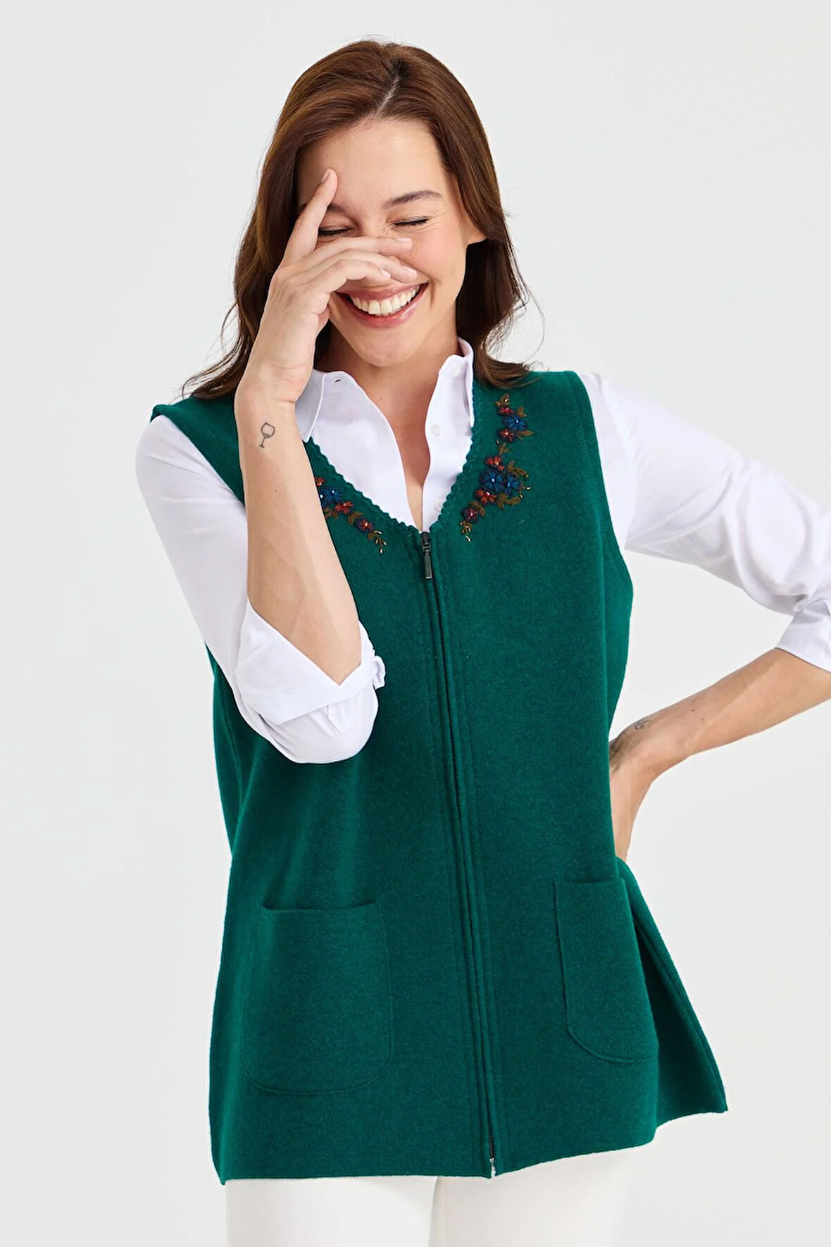 Kadın V Yaka Kenarı Dantel İşlemeli Yün Yelek K.Ö.başı