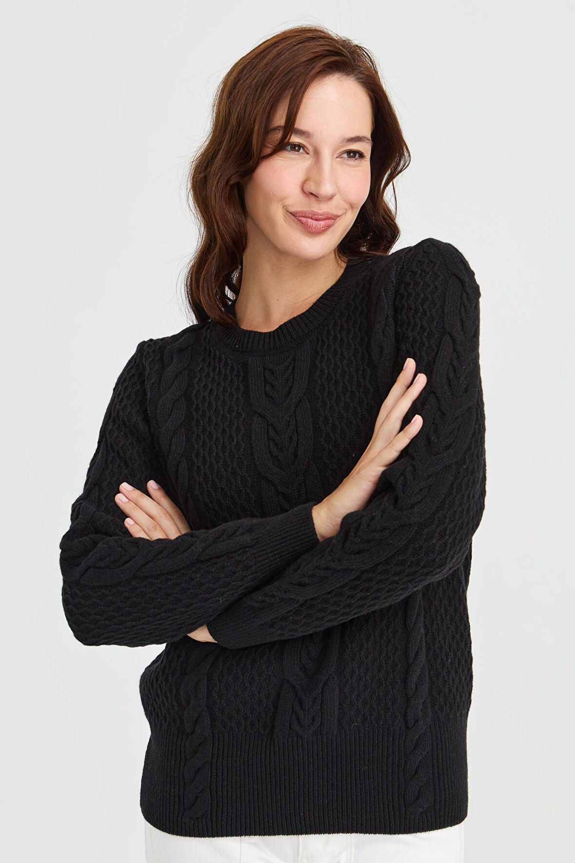 Kadın Sıfır Yaka Ortası Saç Örgü Yün Kazak Siyah