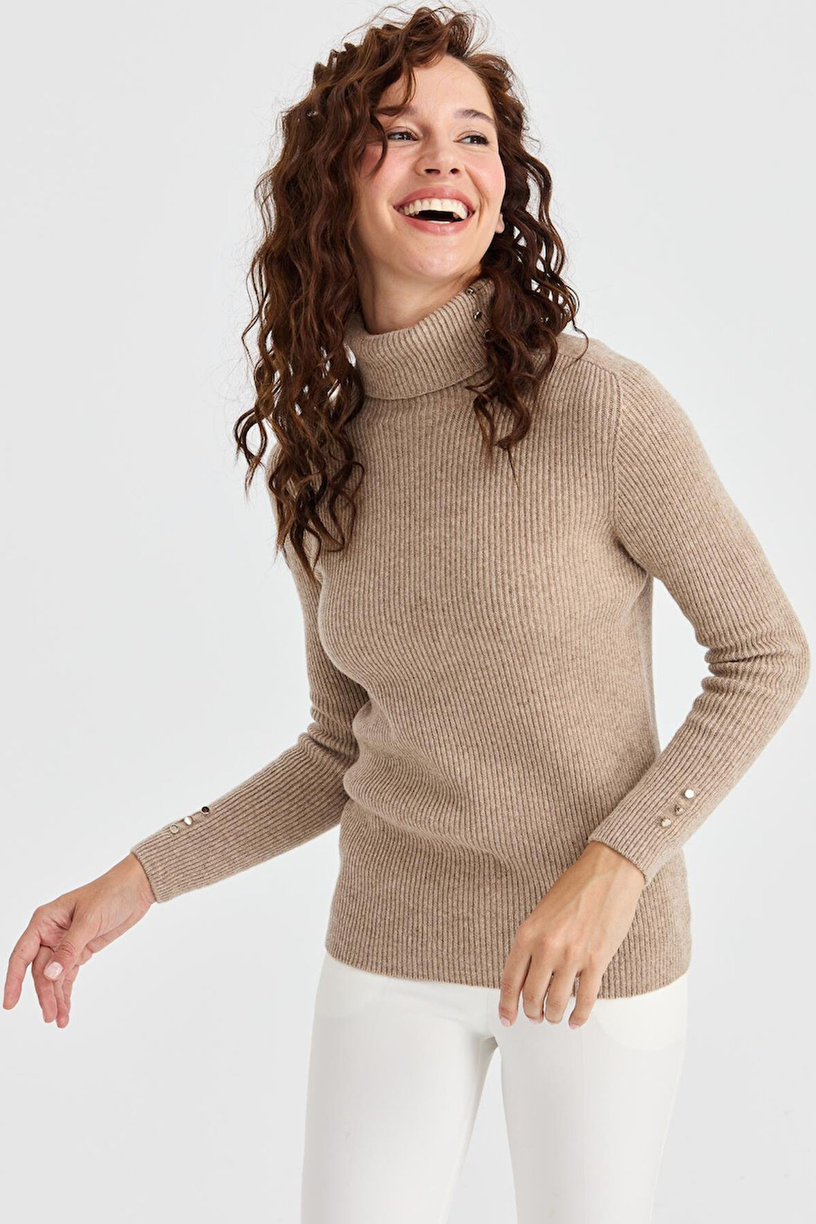 Kadın Tam Balıkçı Yaka Kol Ucu Düğmeli Yün Kazak K.Bej