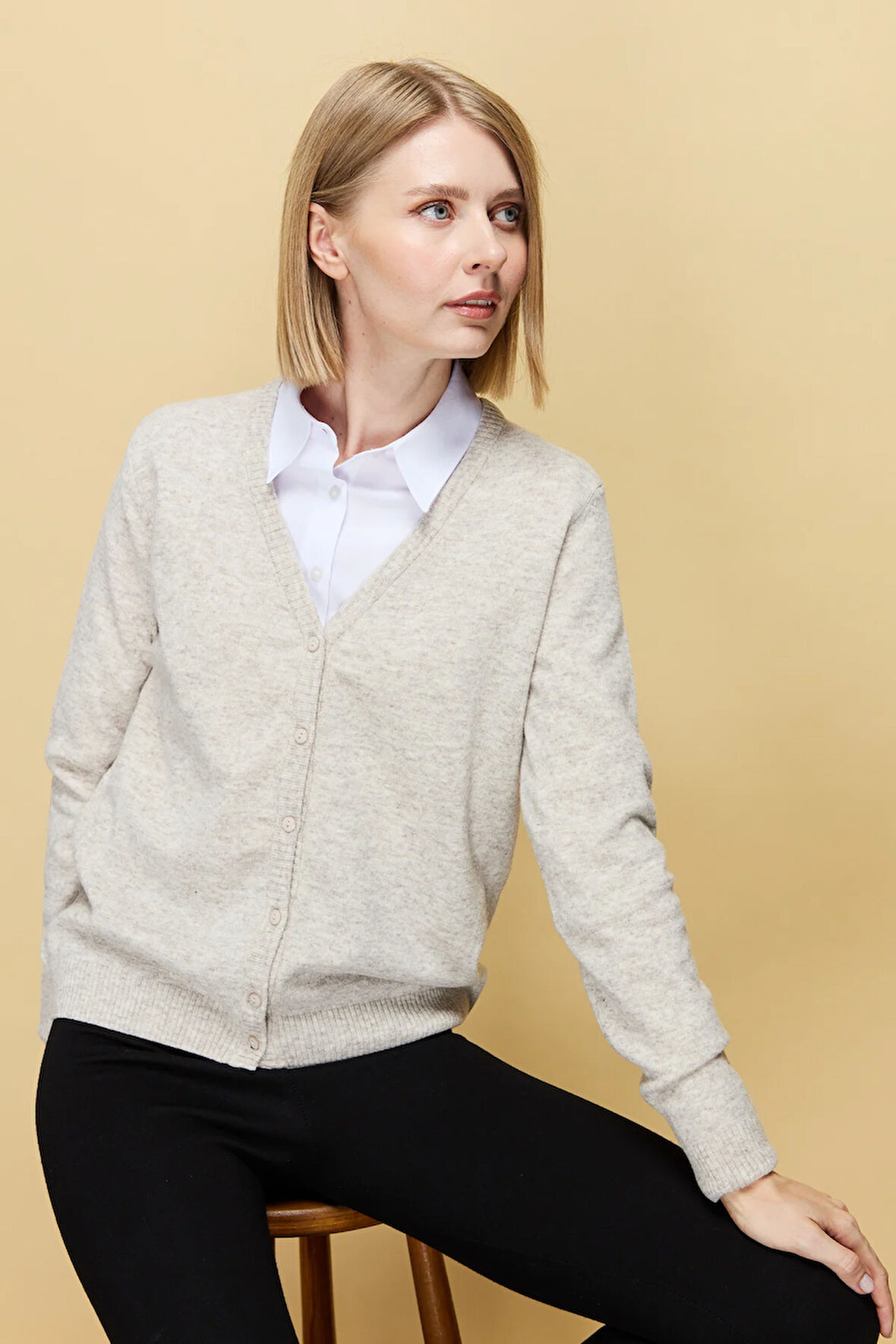 Kadın V Yaka Hırka Yün V.Bej