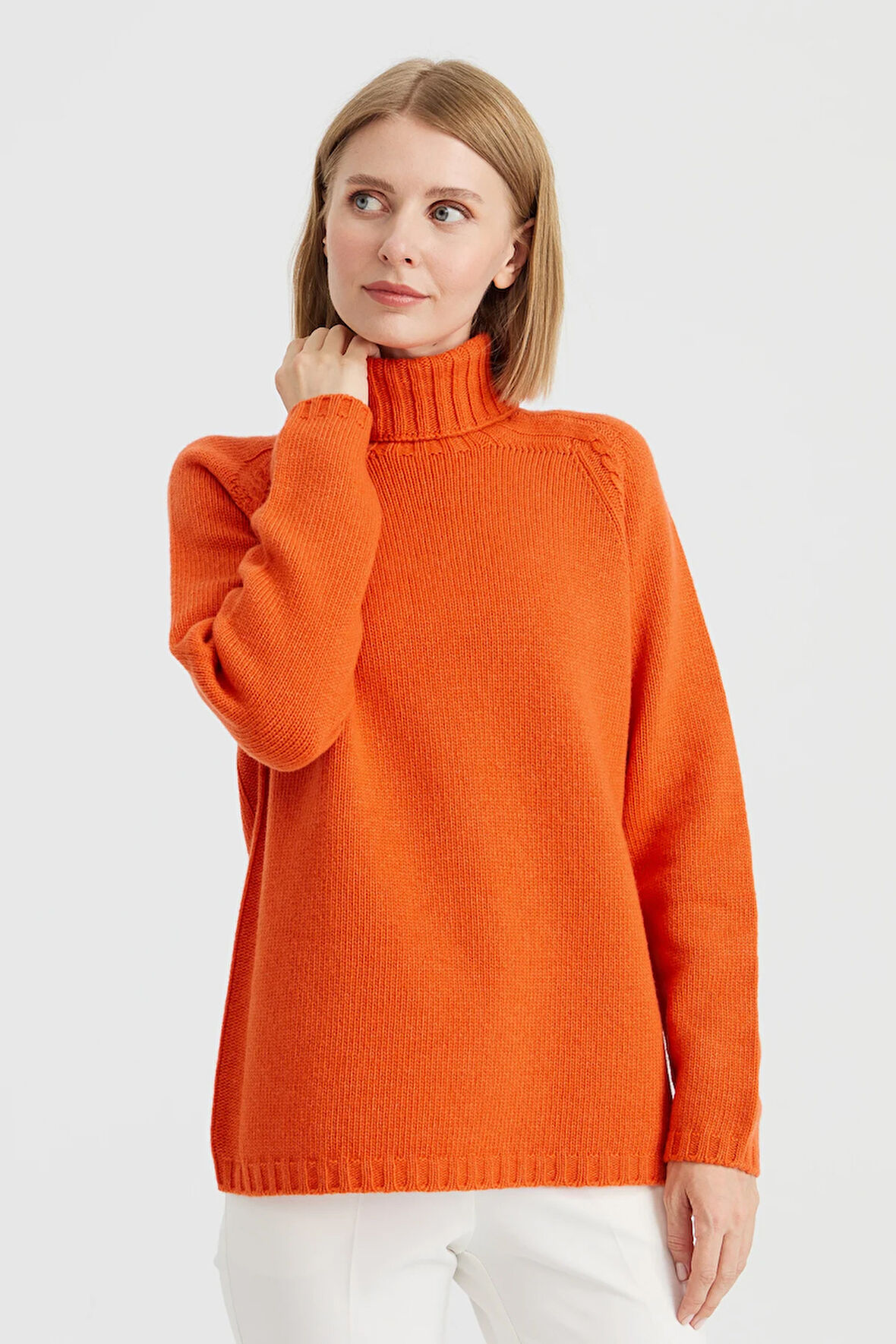 Kadın Tam Balıkçı Yaka Omuzu Saç Örgülü Yün Kazak Portakal