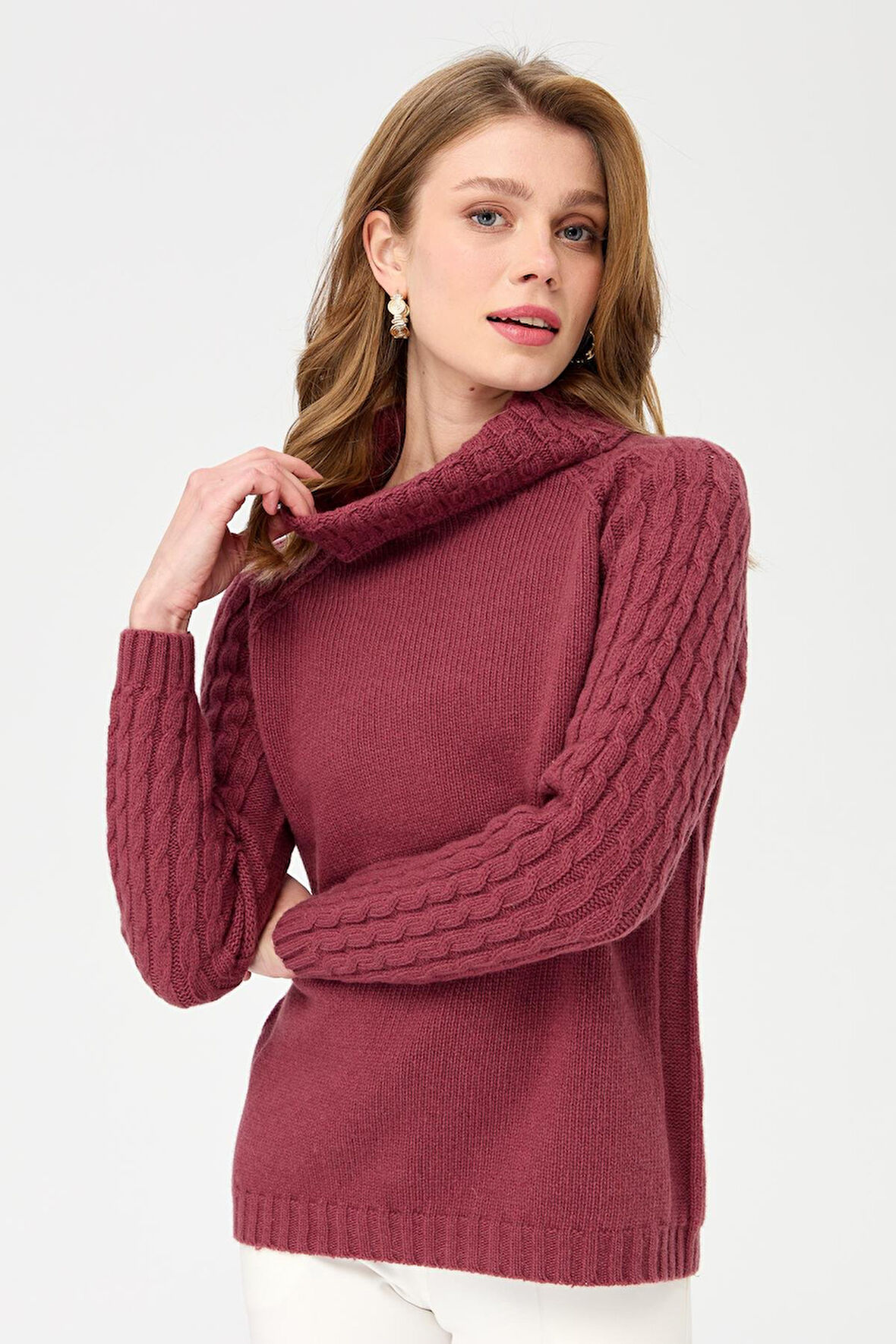 Kadın Degaje Yaka Kolu ve Yakası Saç Örgü Yün Kazak K.G.Kurusu