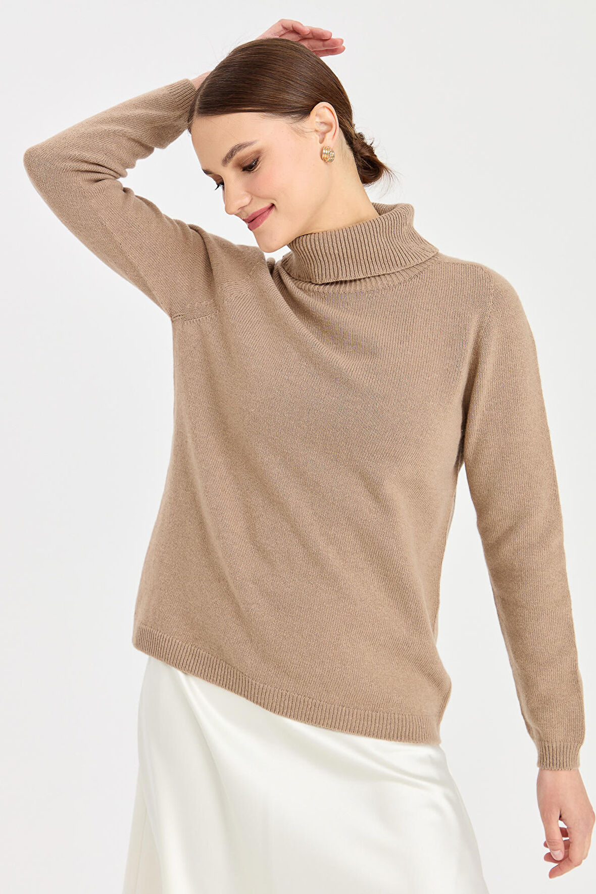 Kadın Tam Balıkçı Yaka Klasik Yün Kazak Bej