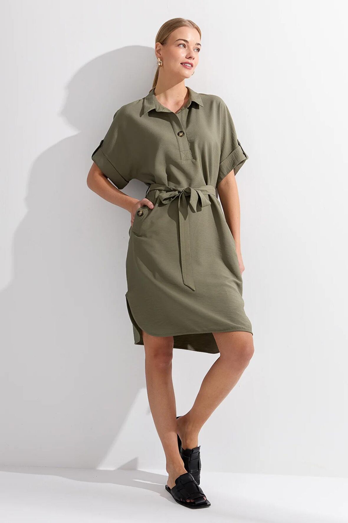 Kadın Gömlek Yaka Yakası ve Cebi Düğmeli Elbise Haki