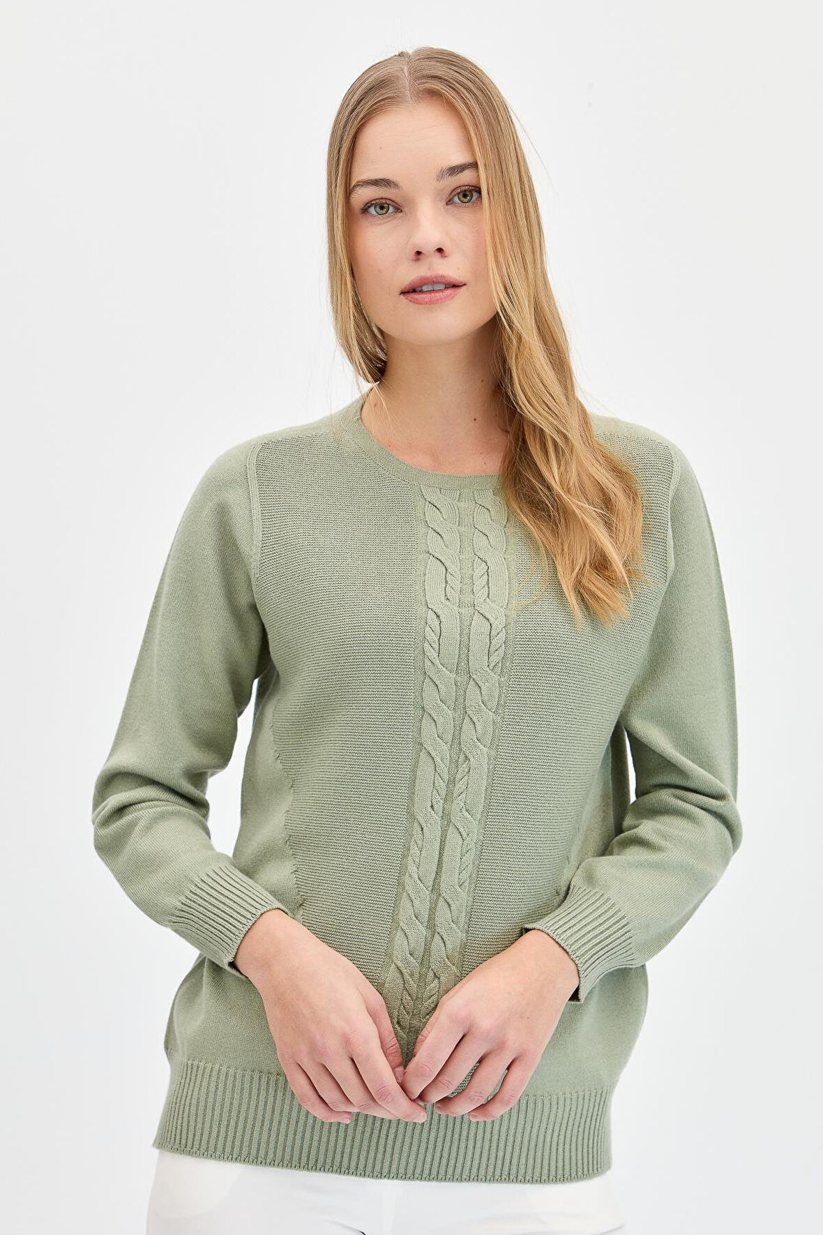 Kadın Sıfır Yaka Önü Saç Örgülü Kazak Mint