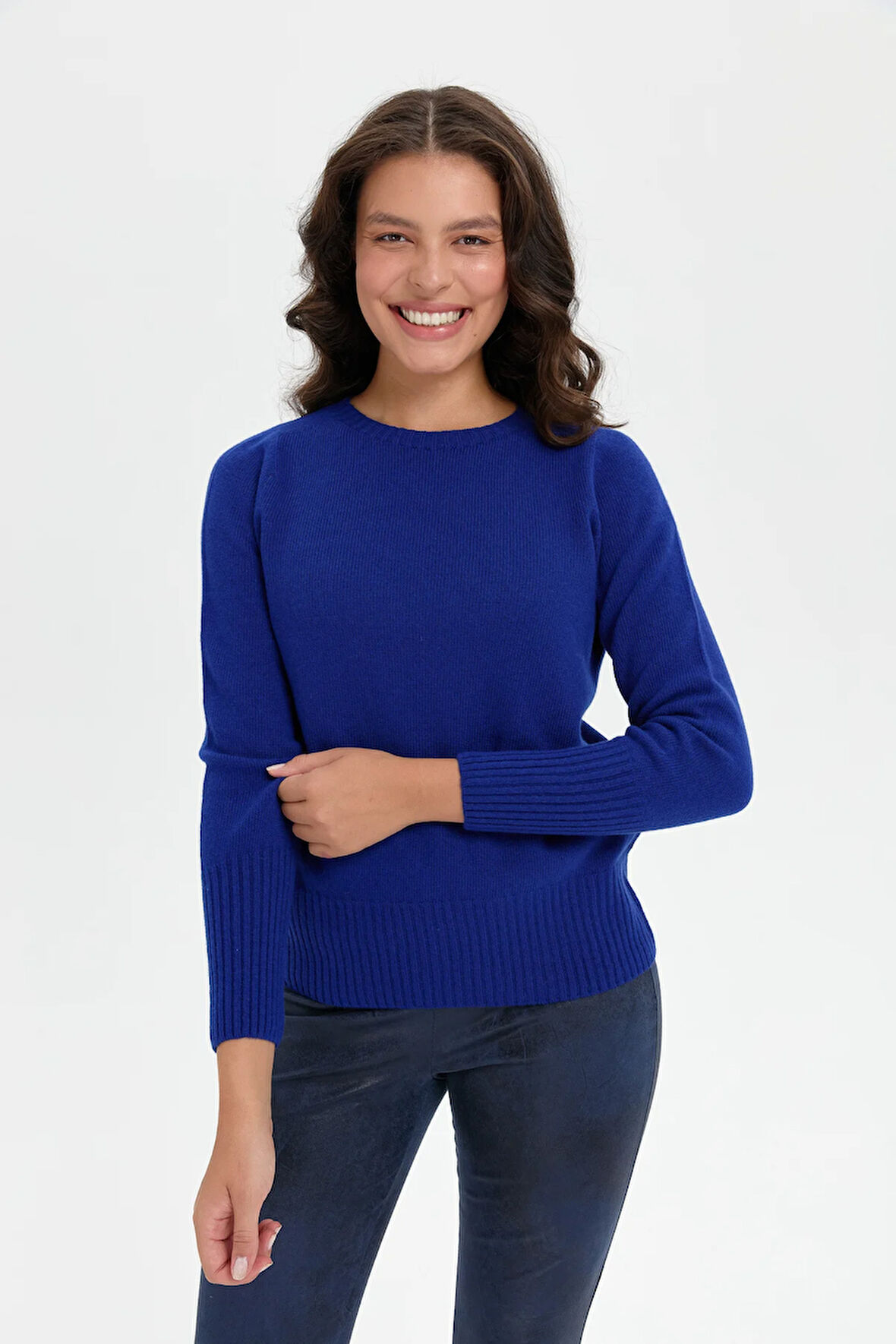 Kadın Sıfır Yaka Dikişsiz Eteği ve Kolu Uzun Lastik Yün Kazak K.S.Mavi