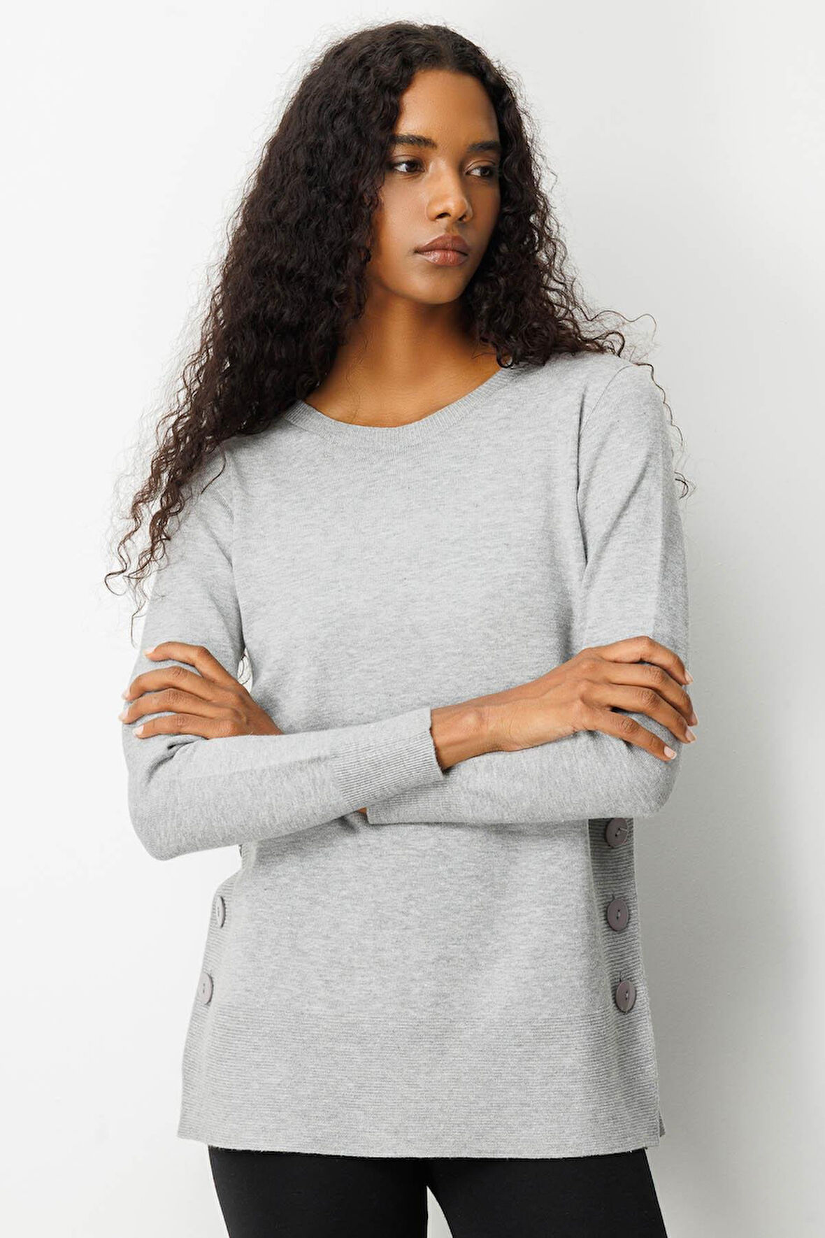 Kadın Sıfır Yaka Dikişsiz Yanları Düğmeli Simli Bluz Gri