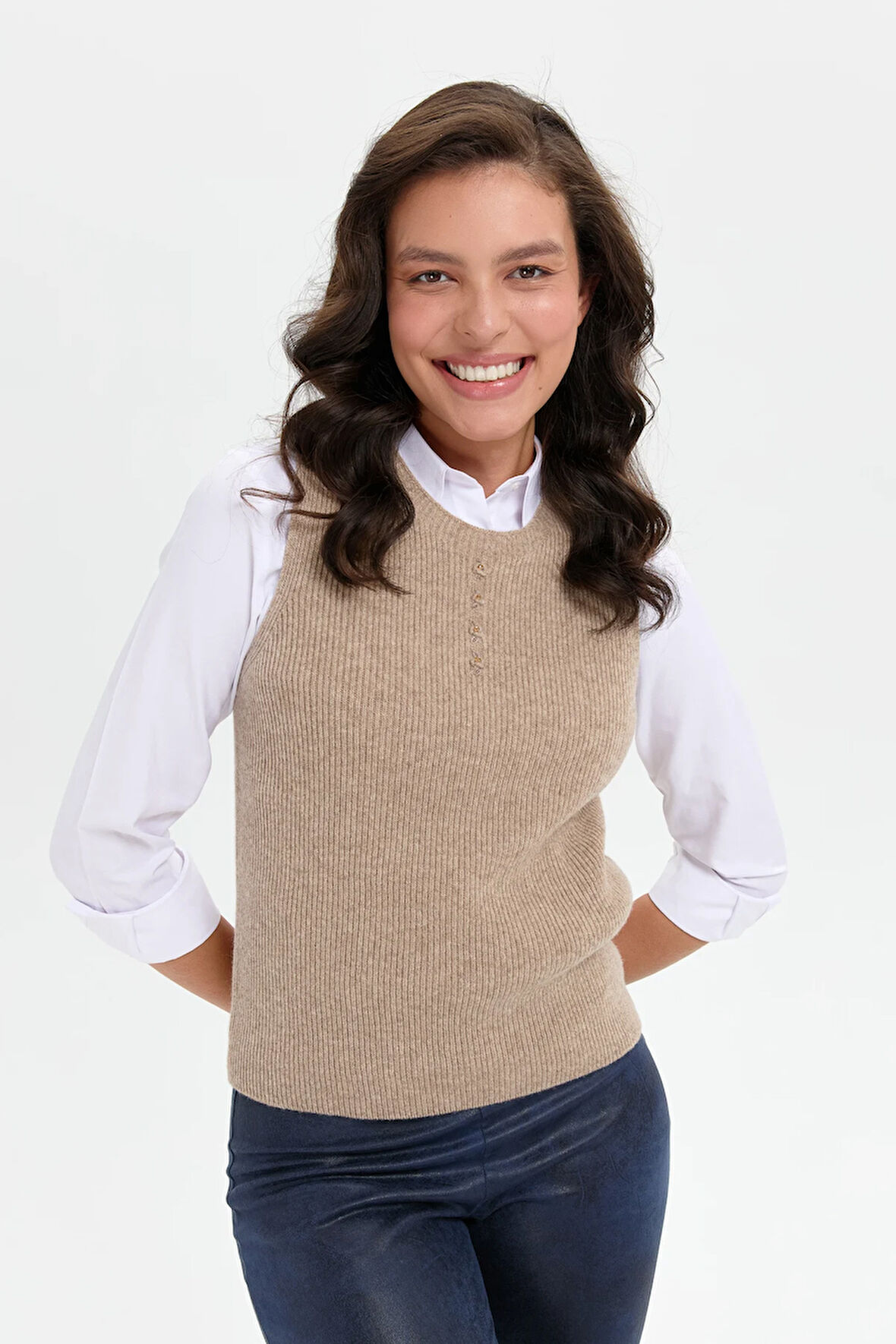 Kadın Sıfır Yaka Dikişsiz Önü Düğmeli Yün Süveter K.Bej