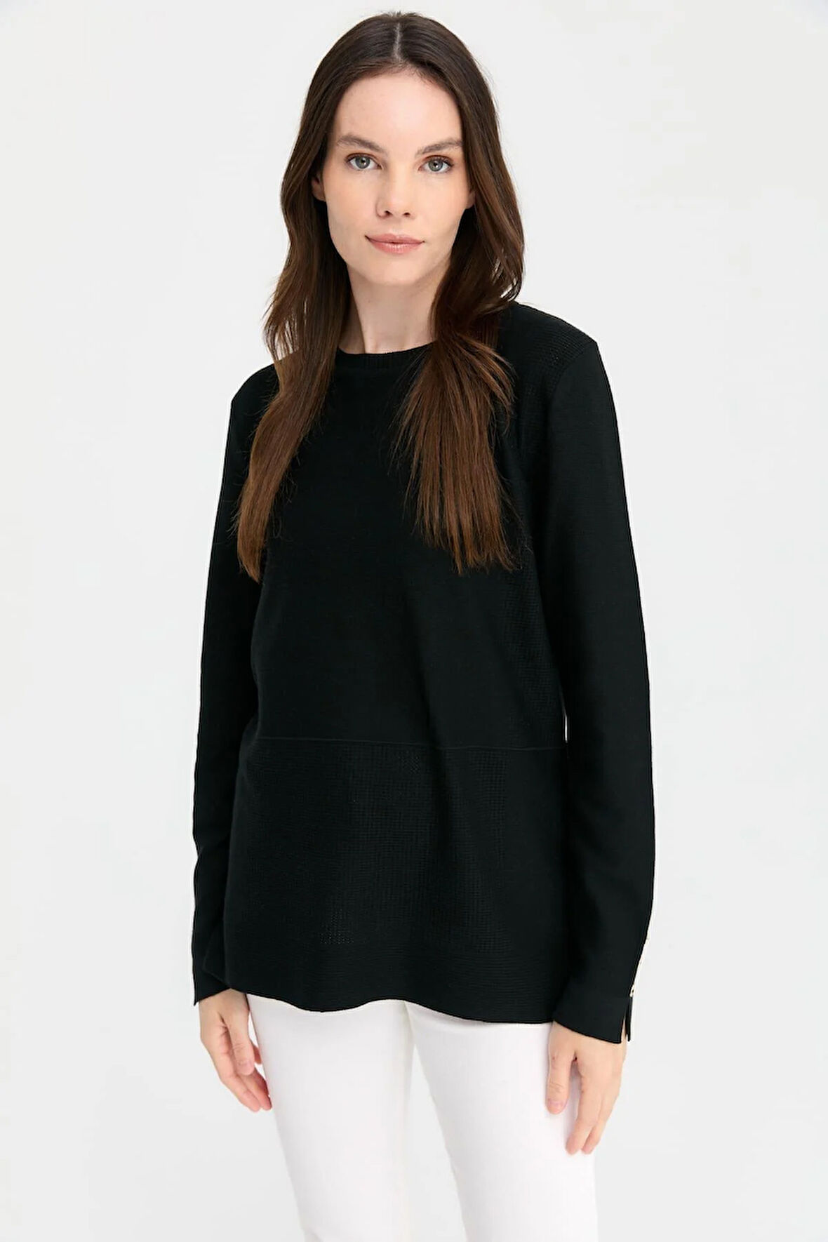 Kadın Sıfır Yaka Yırtmaçlı Kazak Siyah