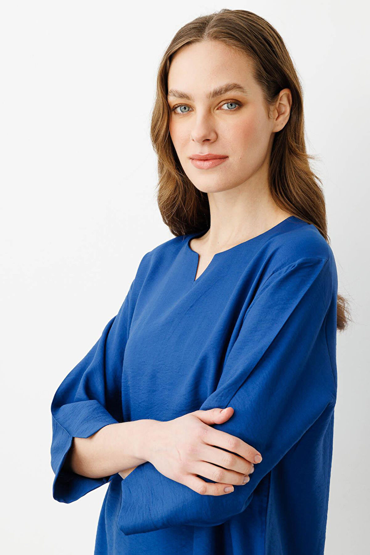 Kadın Yakası Kolu ve Eteği Yırtmaçlı Bluz İndigo