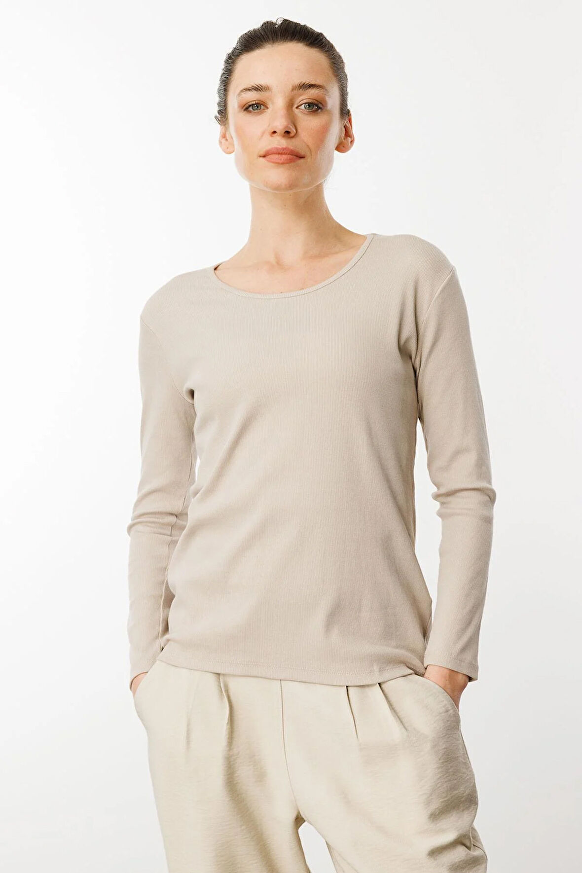 Kadın Sıfır Yaka Uzun Kol Basic Pamuklu Bluz Bej