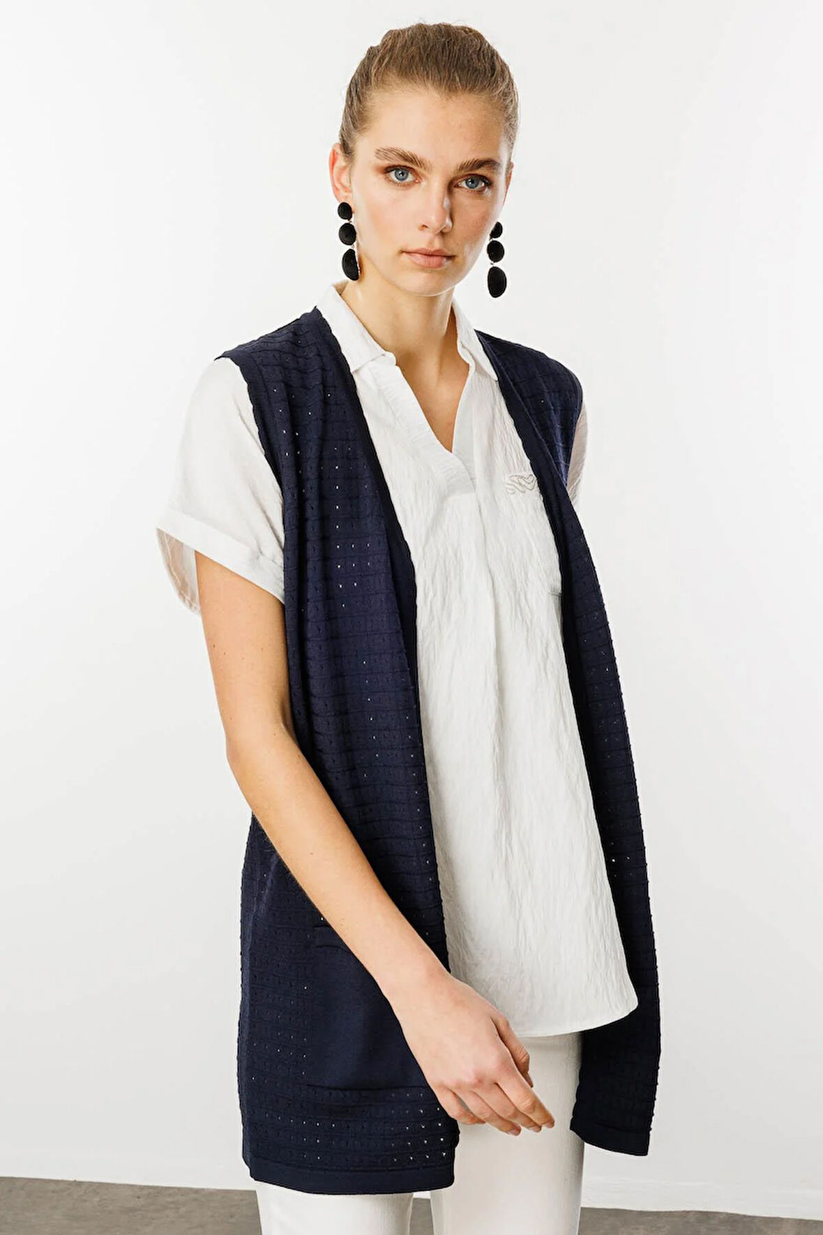 Kadın Kare Örgülü Uzun Triko Yelek Lacivert