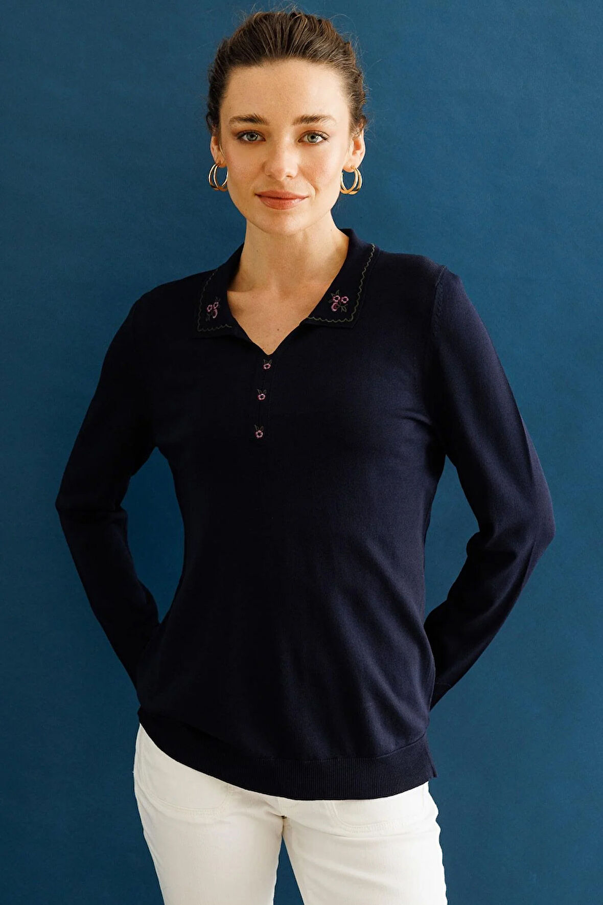 Kadın Polo Yaka Yakası Nakışlı Bluz Lacivert