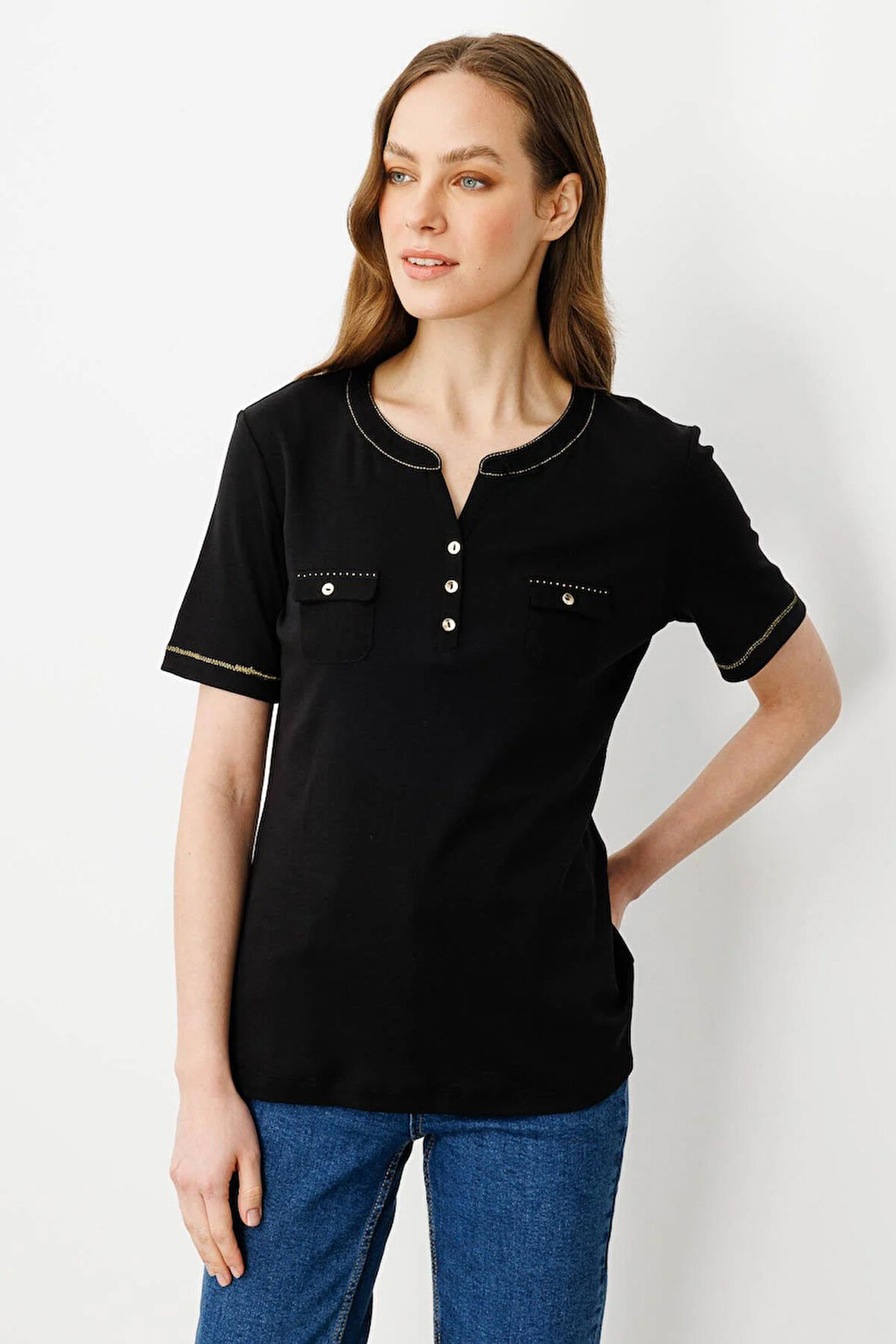 Kadın Açma Yaka Önü Cepli Pamuklu T-shirt Siyah