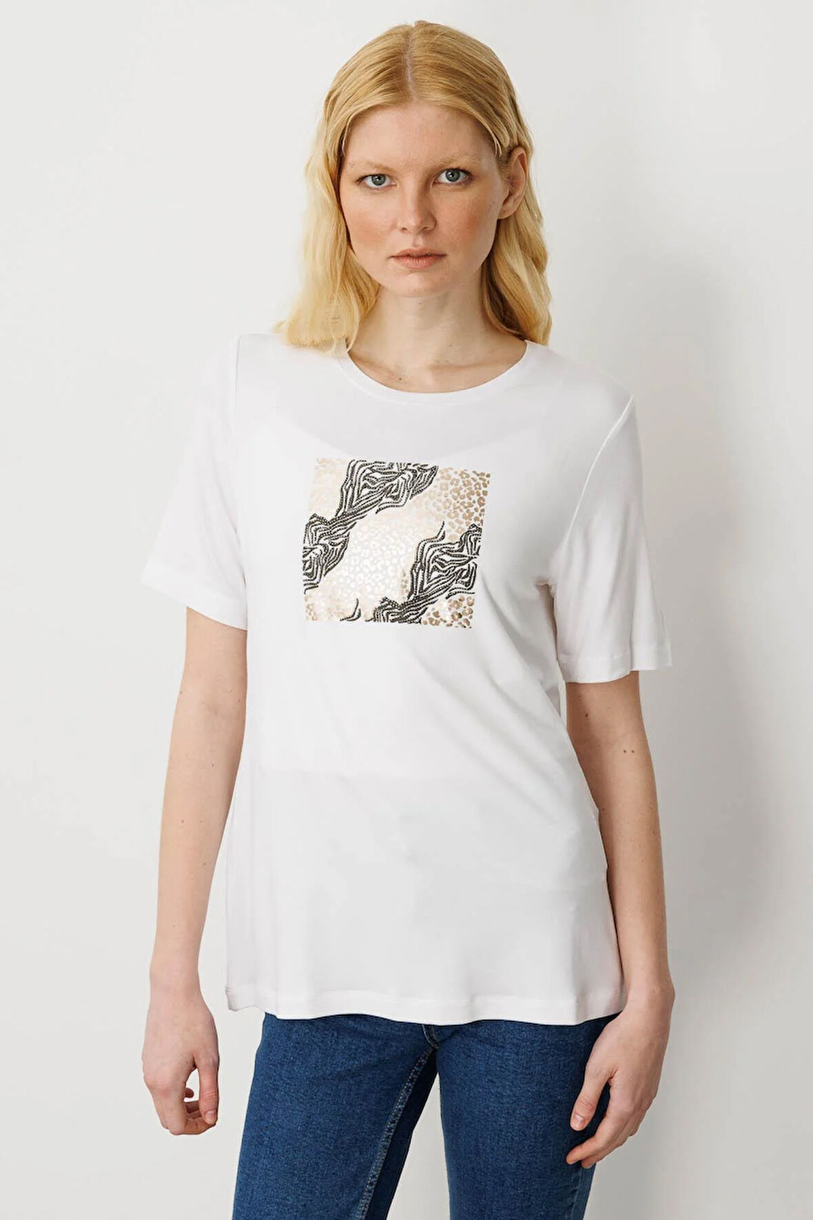 Kadın Sıfır Yaka Önü Taş Baskılı Penye T-shirt Ekru