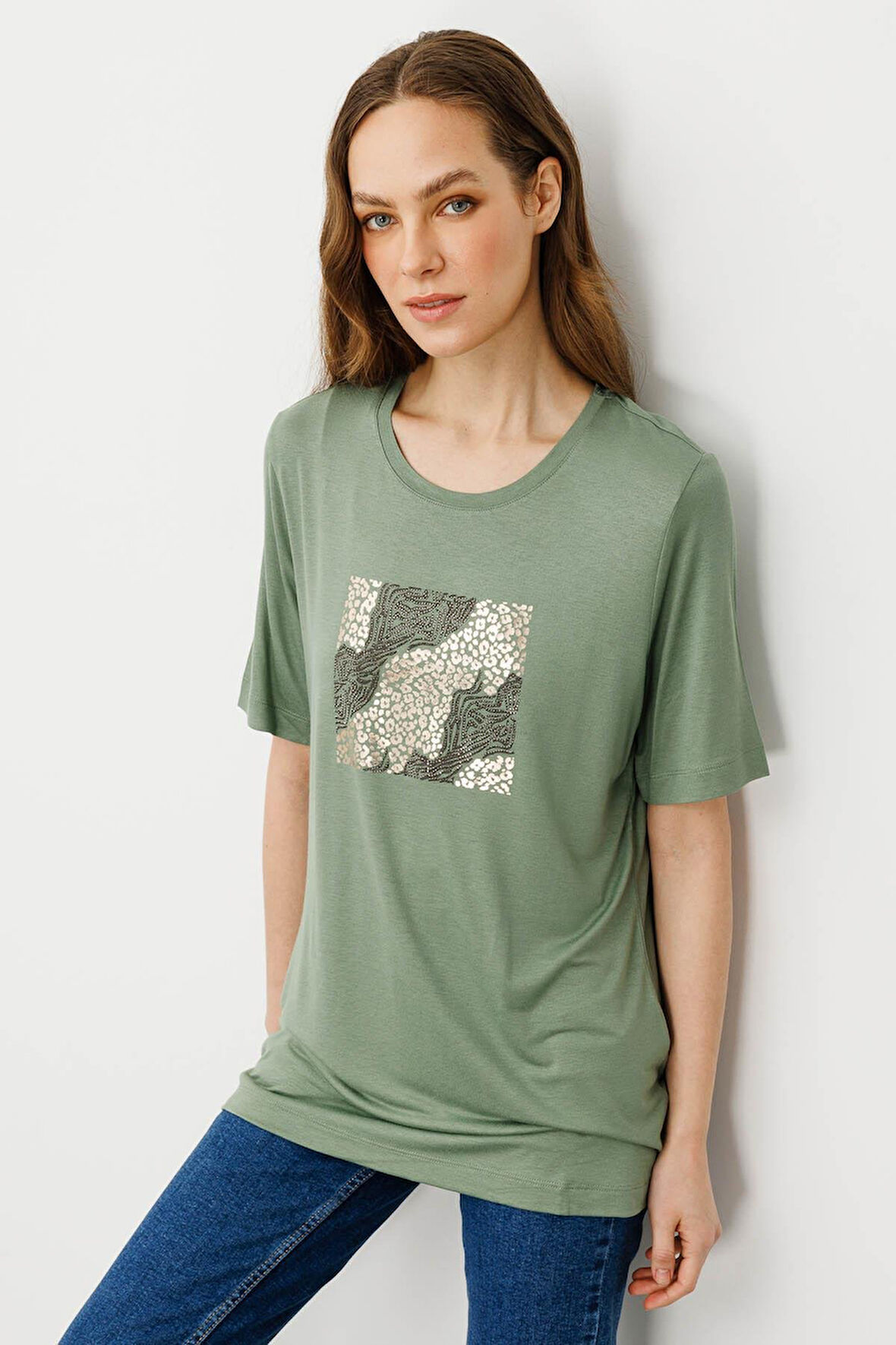 Kadın Sıfır Yaka Önü Taş Baskılı Penye T-shirt Haki