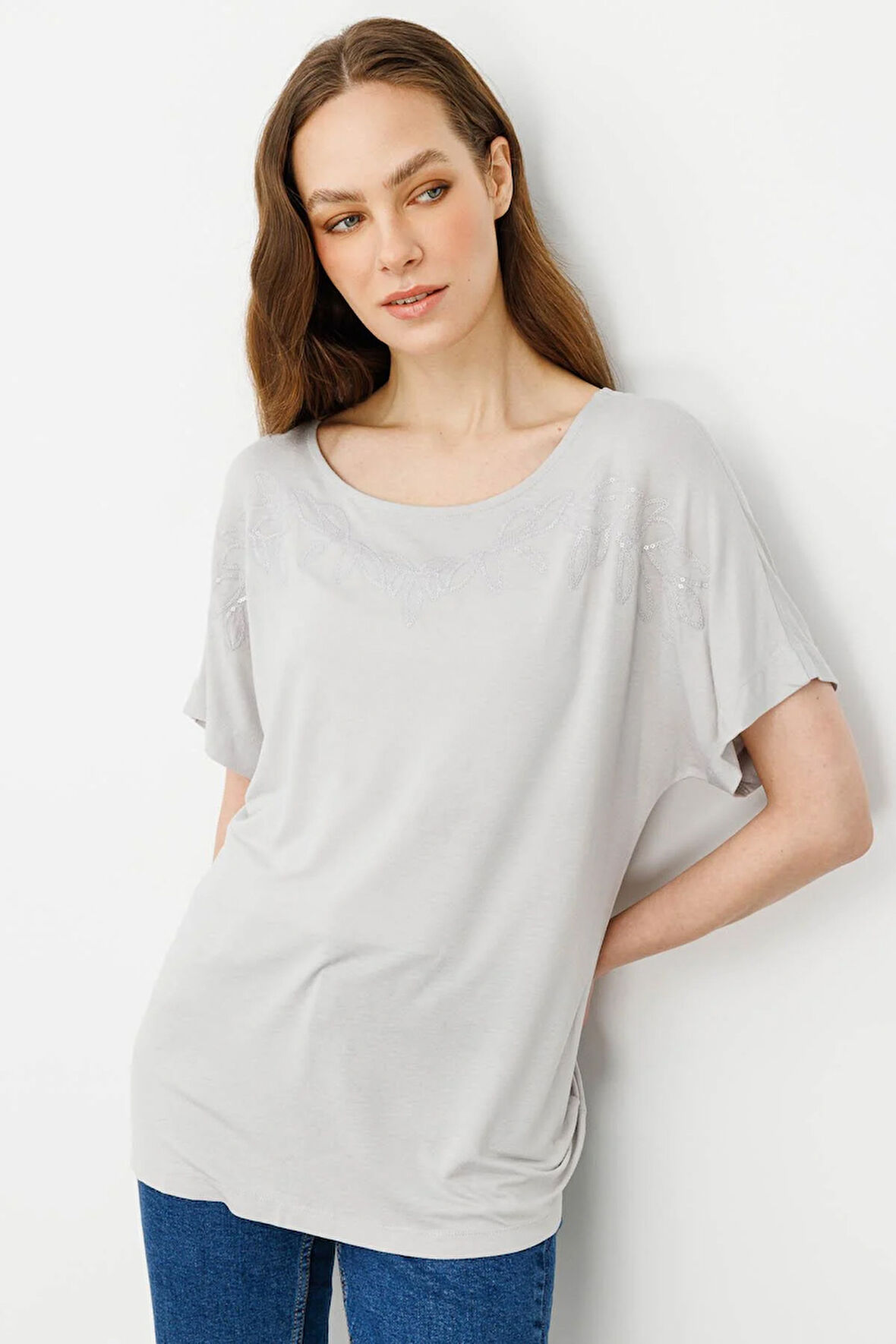 Kadın Sıfır Yaka Boncuk İşlemeli Penye T-shirt Taş