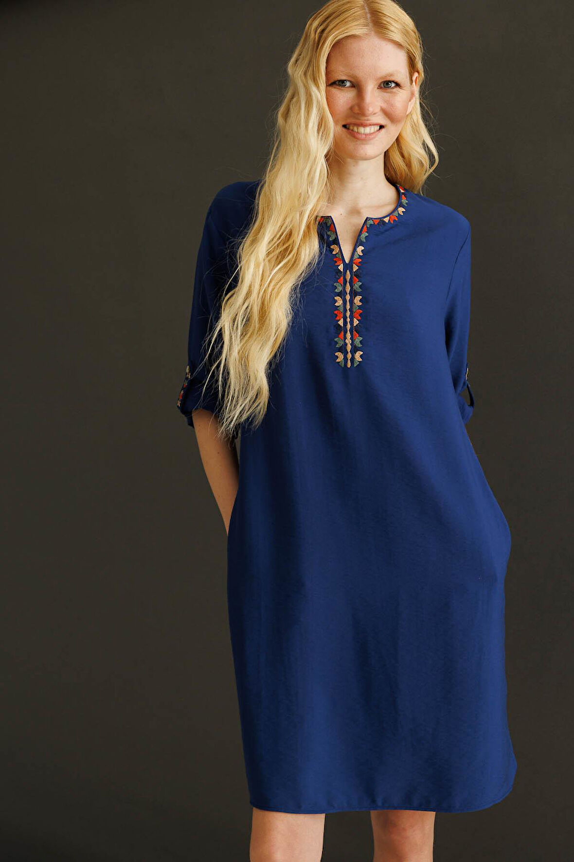 Kadın Etnik Desen Nakışlı Keten Elbise Lacivert