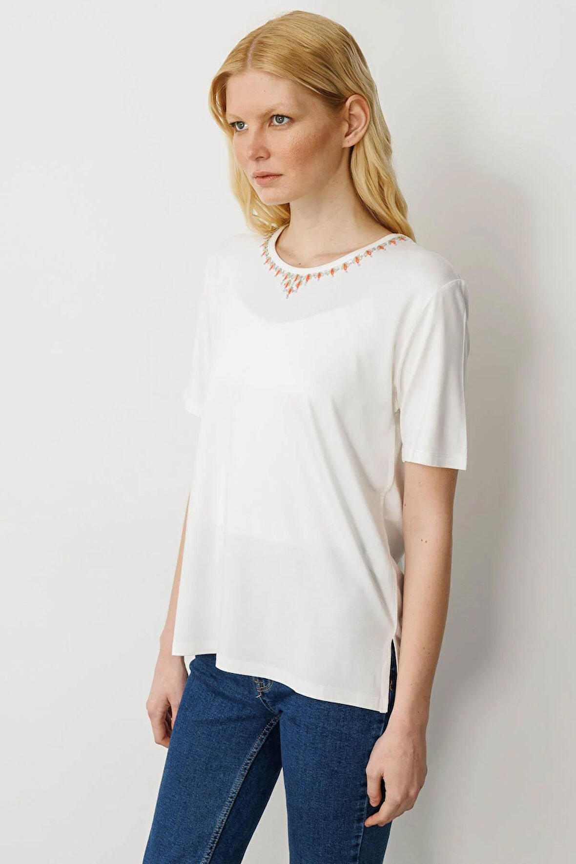 Kadın Sıfır Yaka Basic Penye T-shirt Ekru