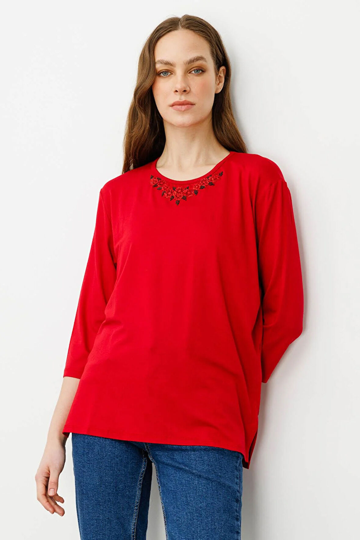 Kadın Sıfır Yaka Nakışlı Penye Bluz Kırmızı