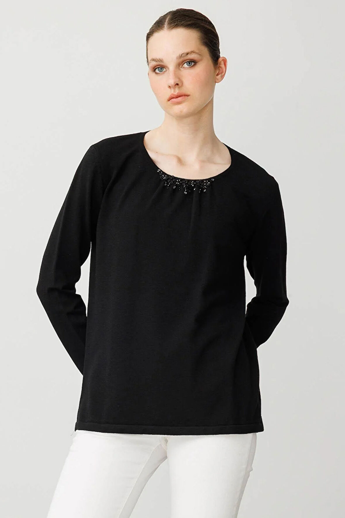 Kadın Sıfır Yaka Dantel Çiçek İşlemeli Ligralı Bluz Siyah