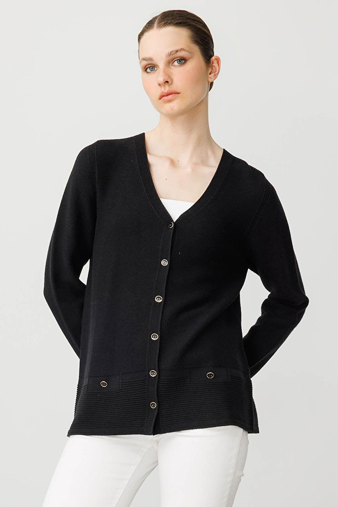 Kadın V Yaka Sahte Cepli Düğmeli Hırka Siyah