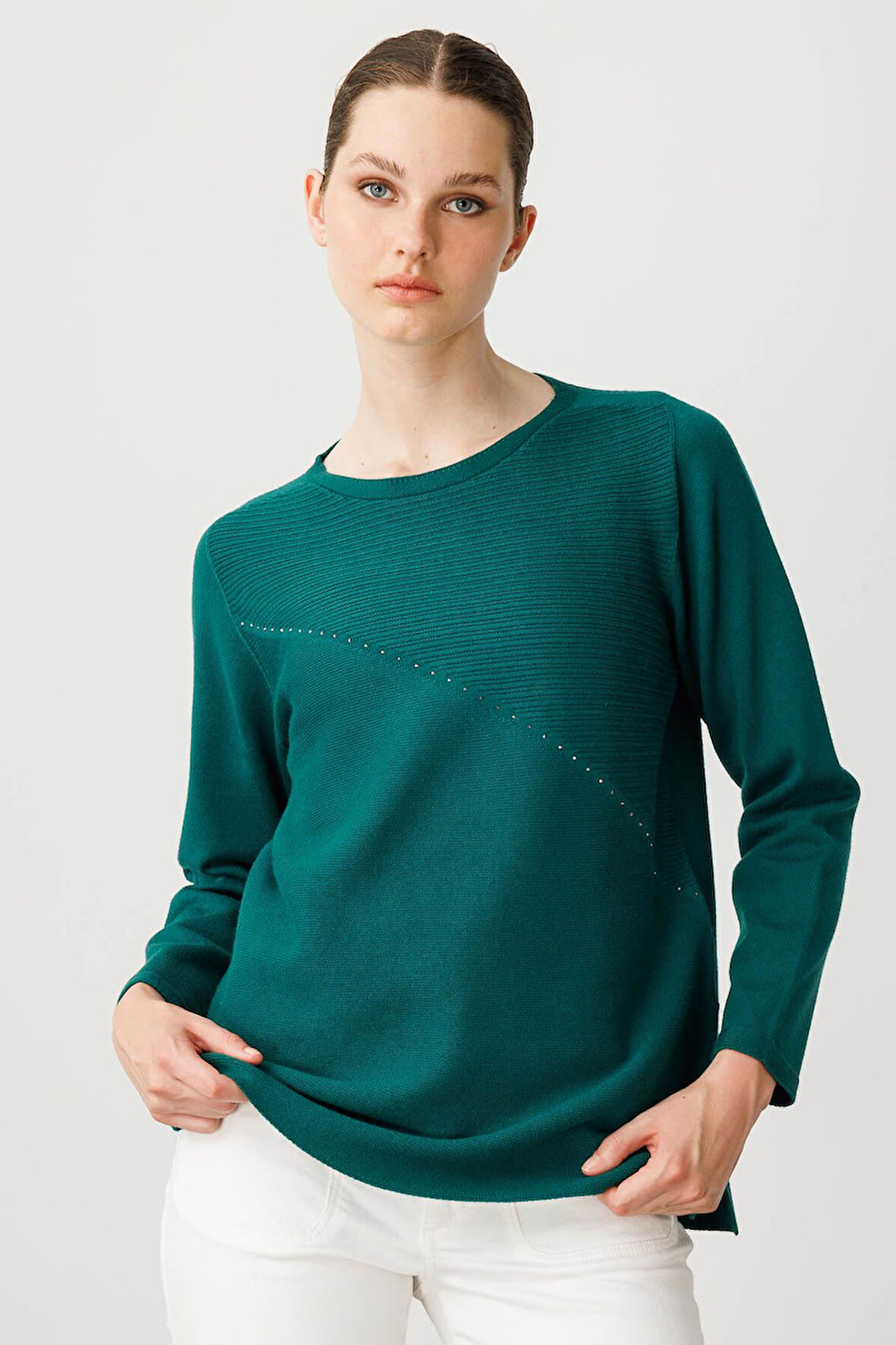 Kadın Sıfır Yaka Verev Taşlı Kazak Ö.Başı