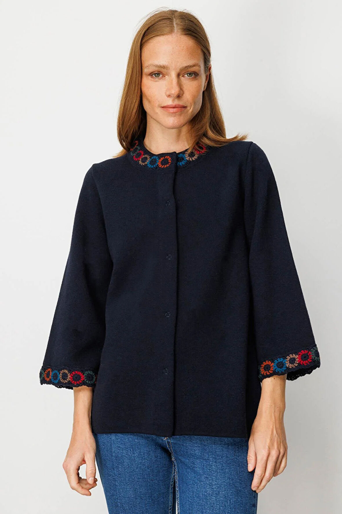 Kadın Yakası ve Kol Ağzı Tığlamalı Kısa Yün Ceket K.Lacivert