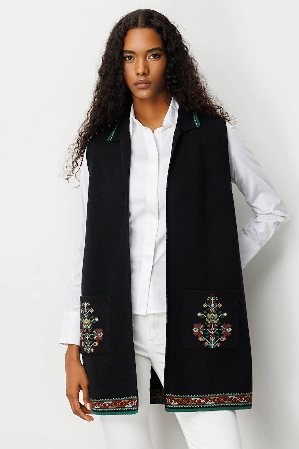 Kadın Polo Yaka Etek Ucu Kilim Desenli Uzun Yün Yelek Siyah