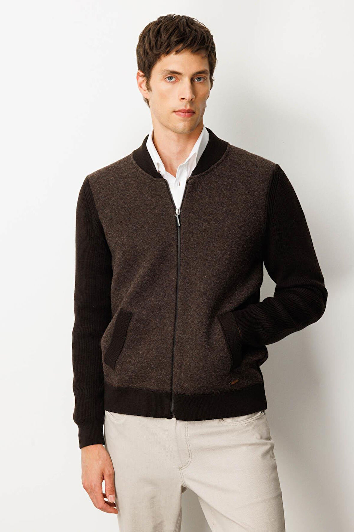 Erkek Hakim Yaka Önü Keçe Triko Mont K.Kahve