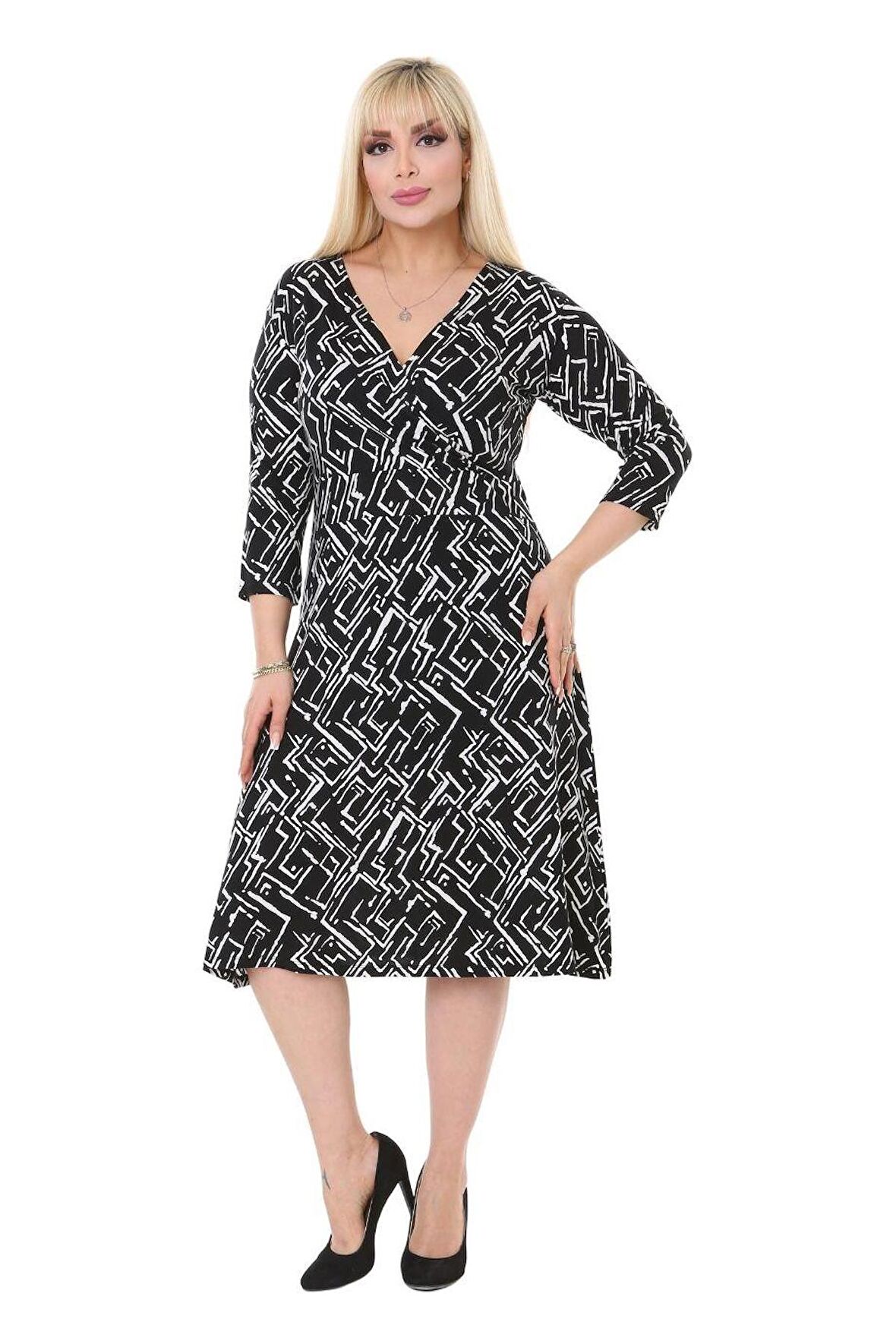 Melsay Butik Zigzag Desen Kruvaze Yaka Truvakar Kollu Midi Elbise