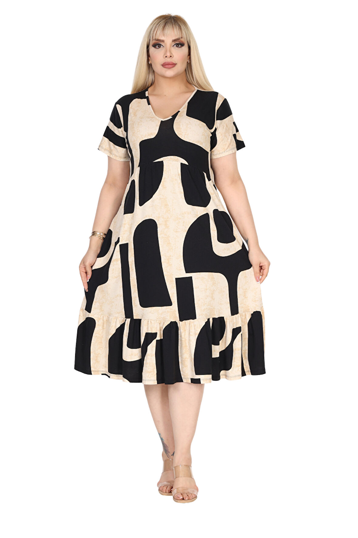 Melsay Butik Göğüsten Robalı V Yaka Kısa Kollu Bej Geometrik Desen Cepli Elbise