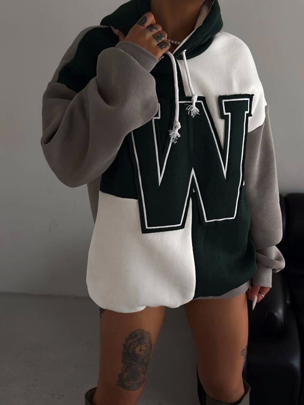 W Nakış İşlemeli Kapüşonlu Sweatshirt - Yeşil