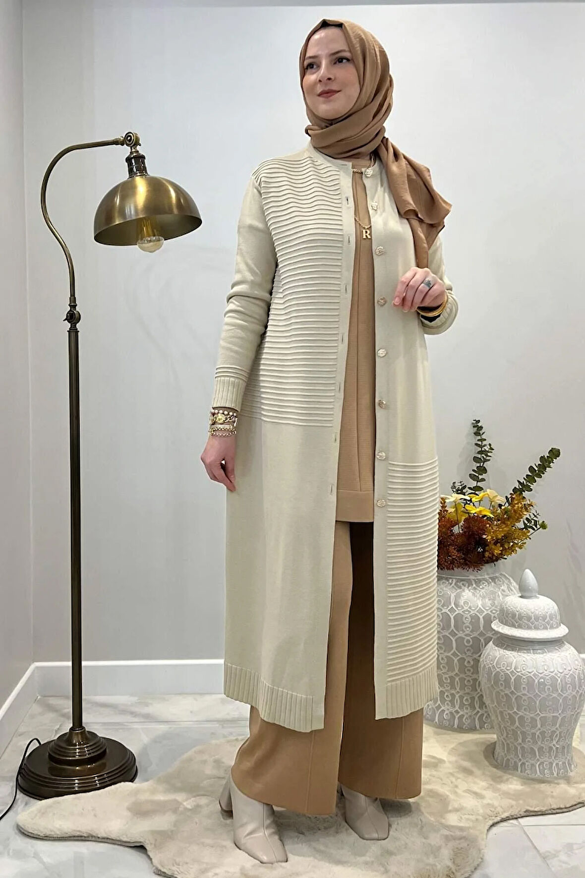 Manolya Taş Triko Hırka