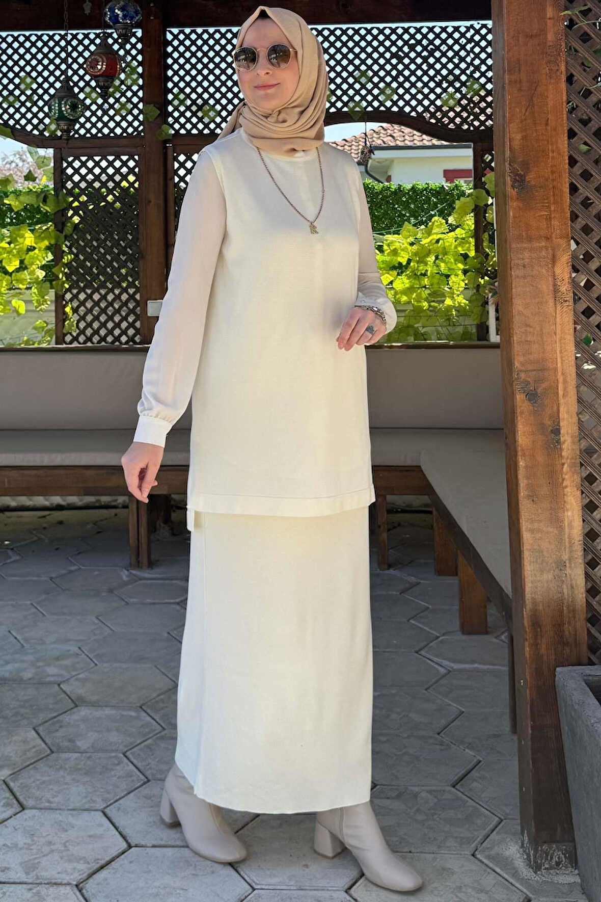 Etekli İç Takım Ekru